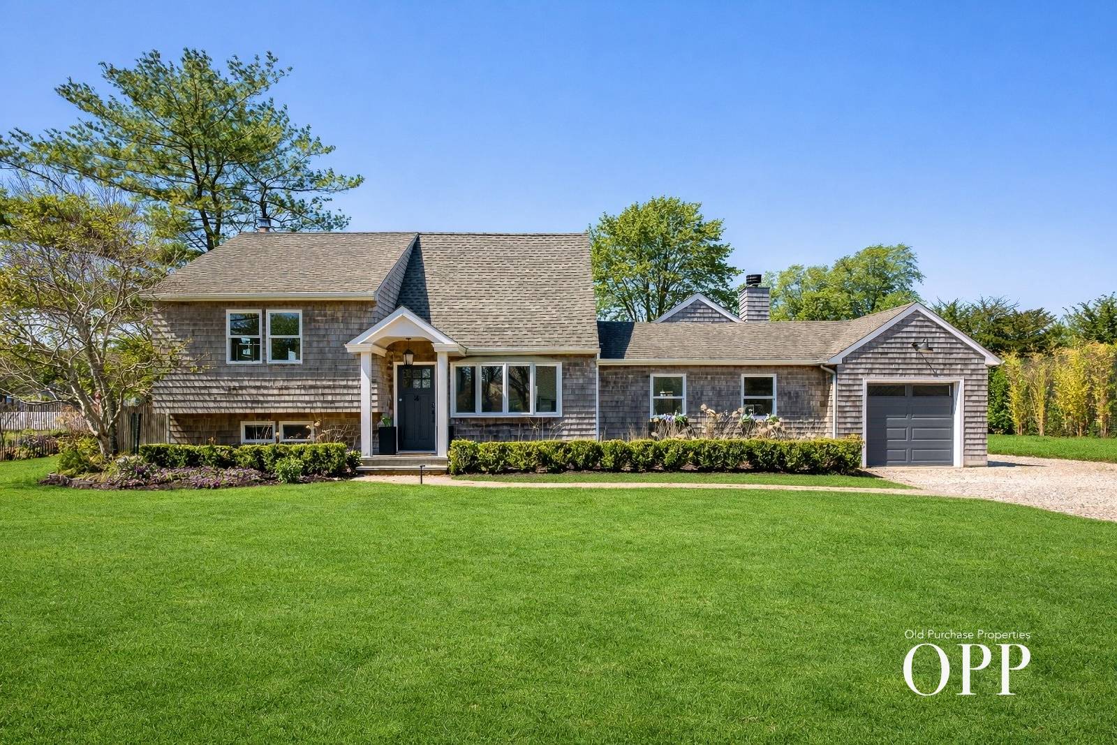 4 North Howells Point Road