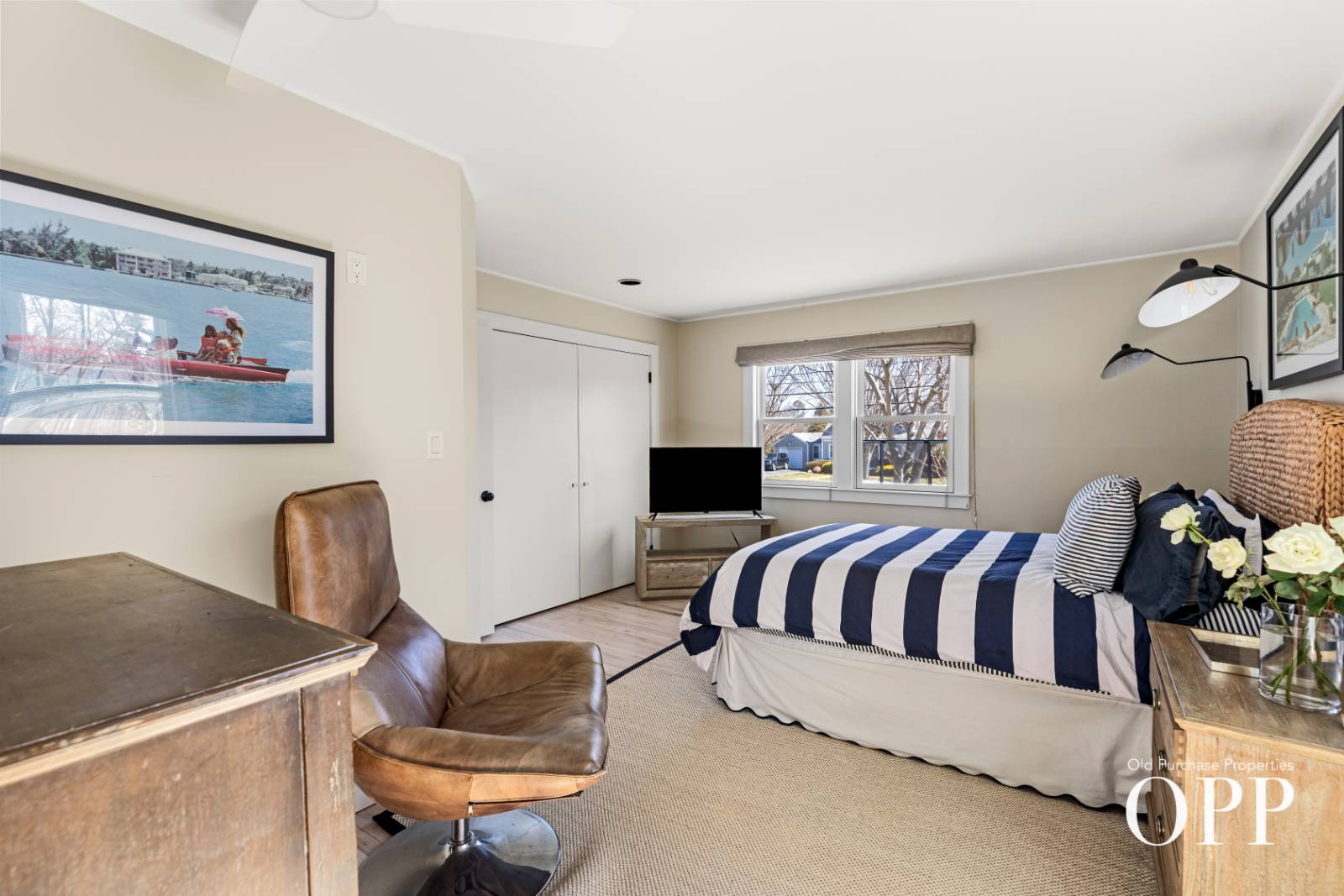 4 North Howells Point Road