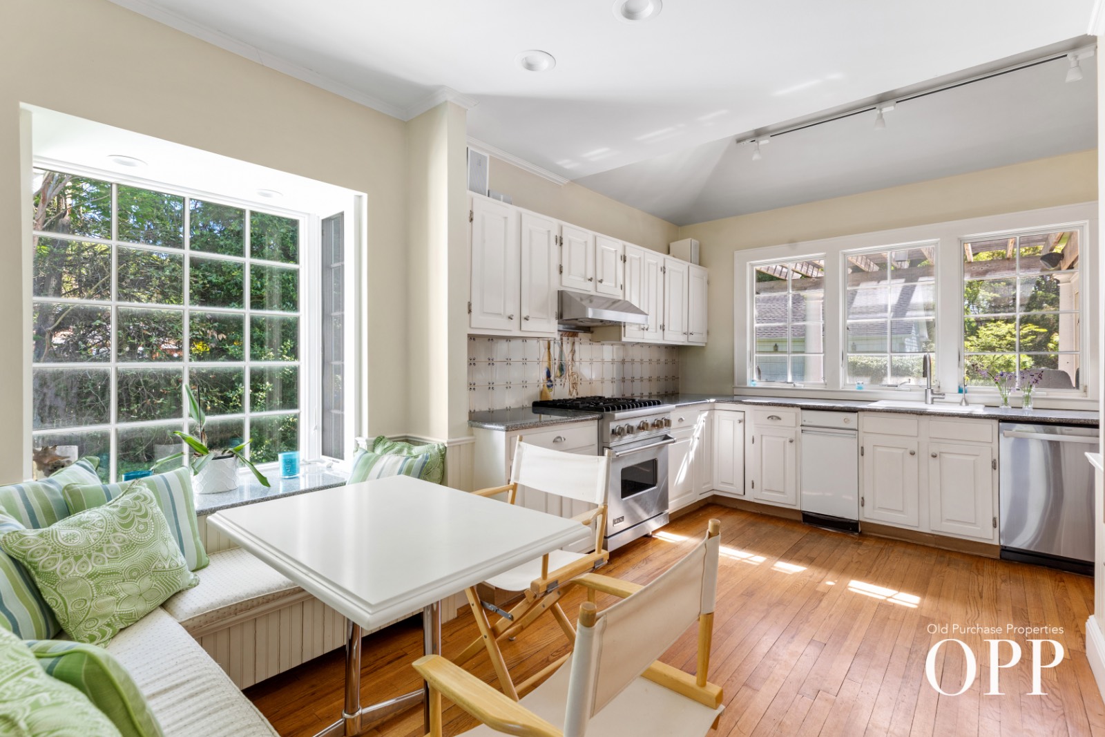 25 SOUTH HOWELLS PT ROAD
