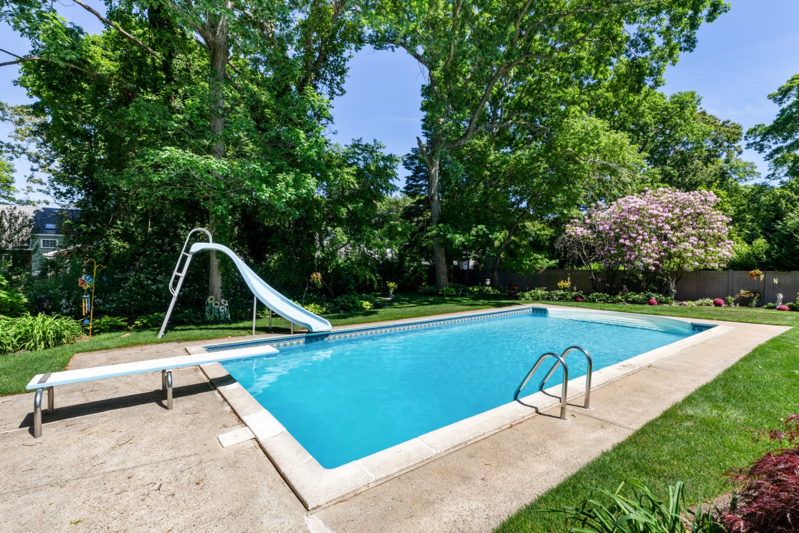 69 COLONIAL LANE