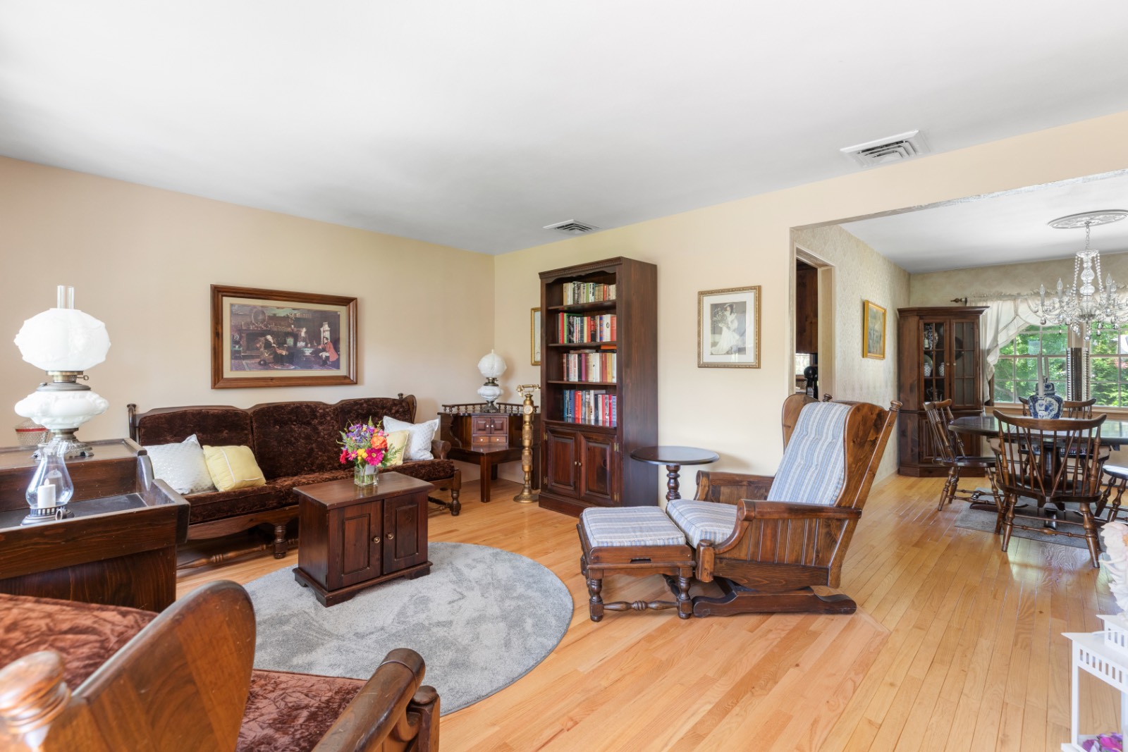 69 COLONIAL LANE