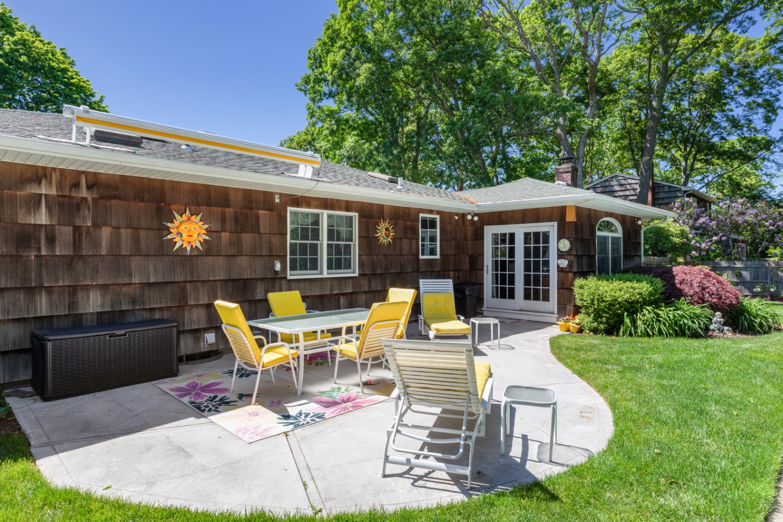 69 COLONIAL LANE