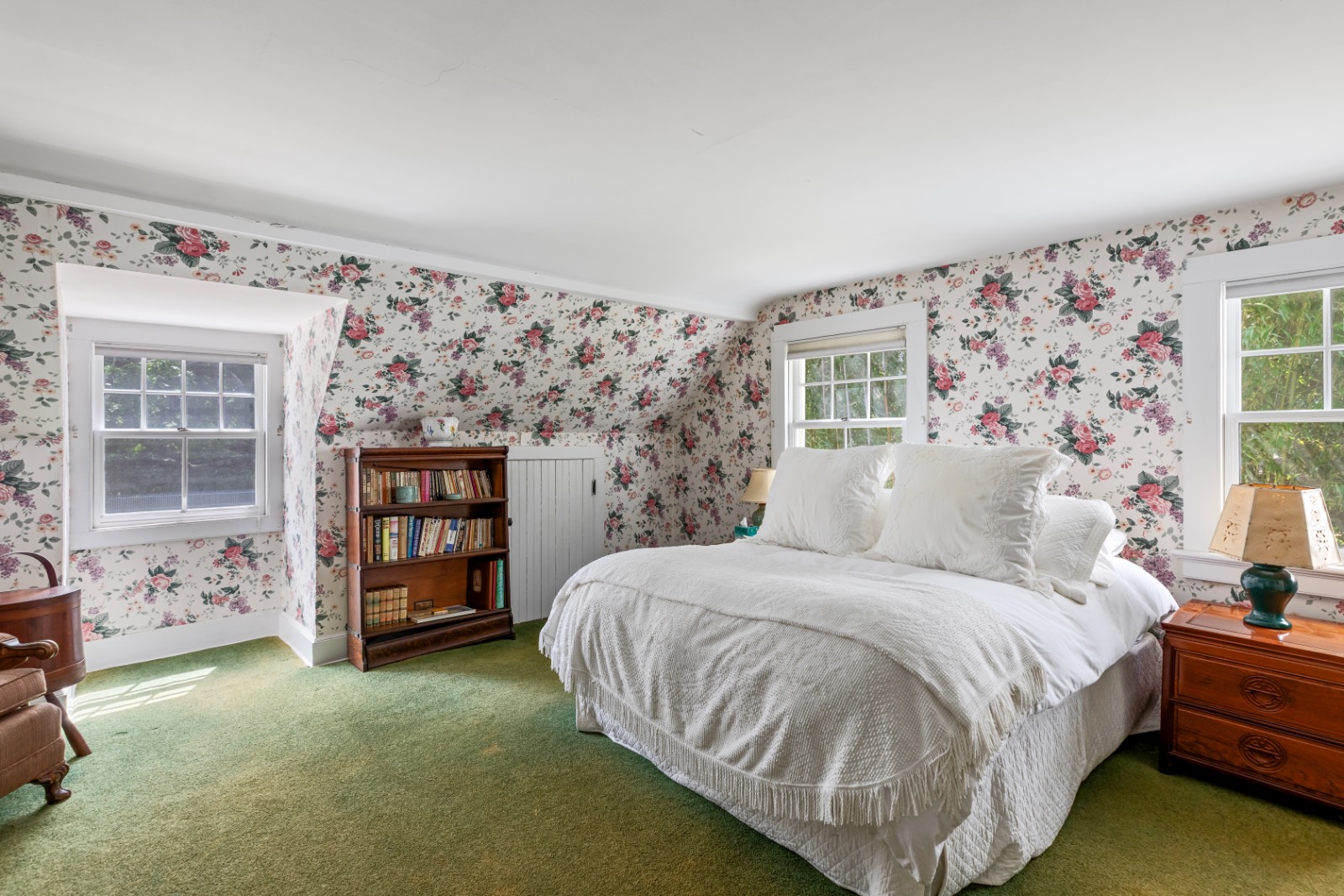 37 BELLPORT LANE