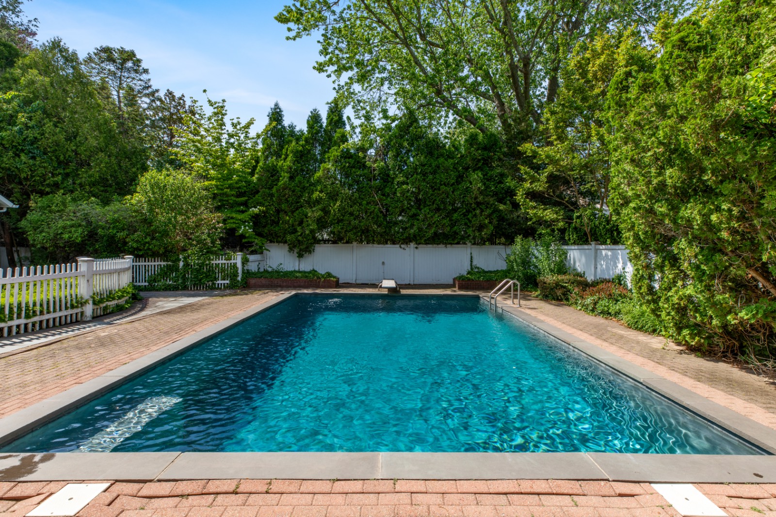 37 BELLPORT LANE