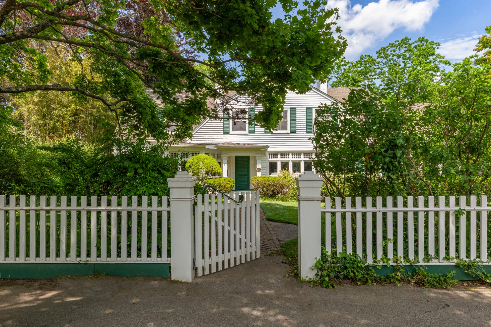 37 BELLPORT LANE