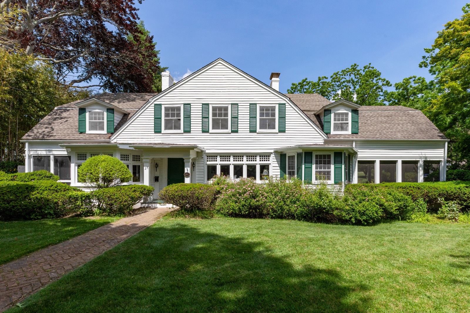 37 BELLPORT LANE