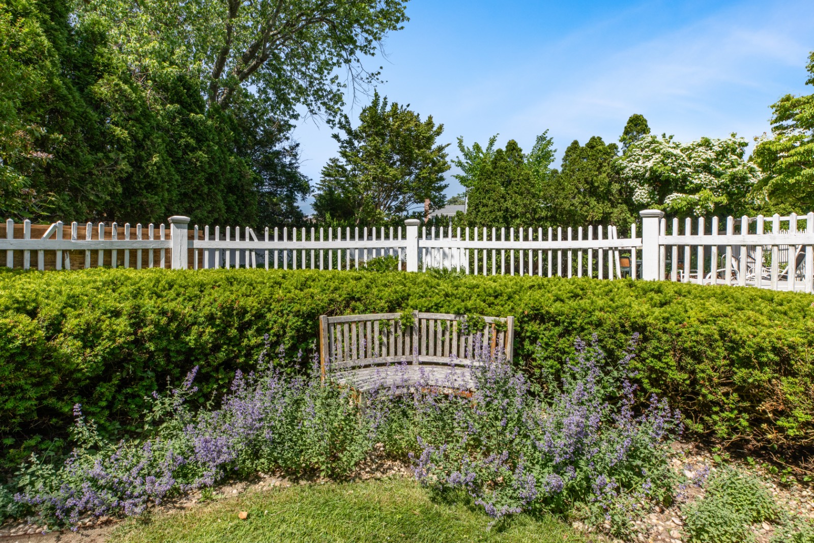 37 BELLPORT LANE