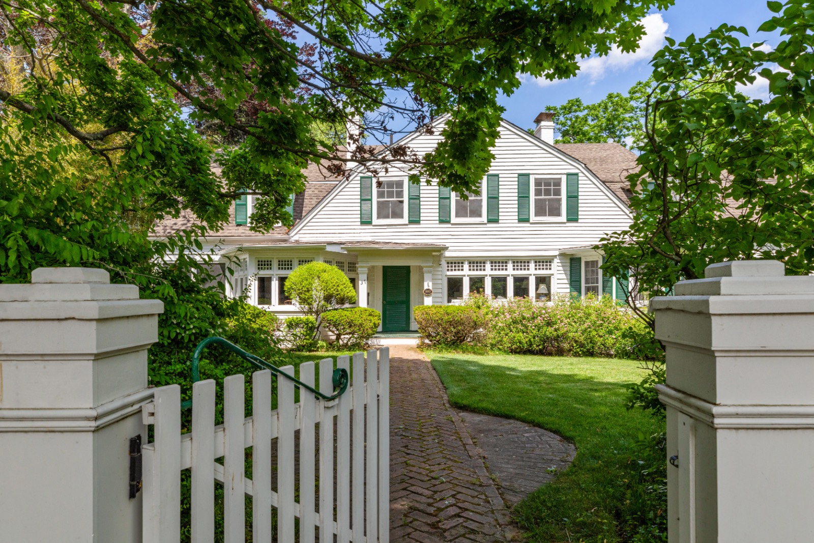 37 BELLPORT LANE