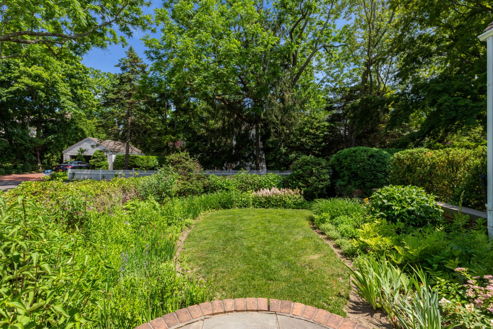 37 BELLPORT LANE
