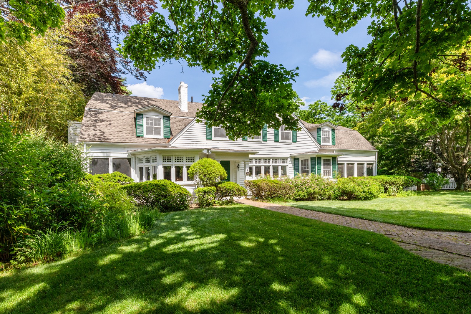 37 BELLPORT LANE