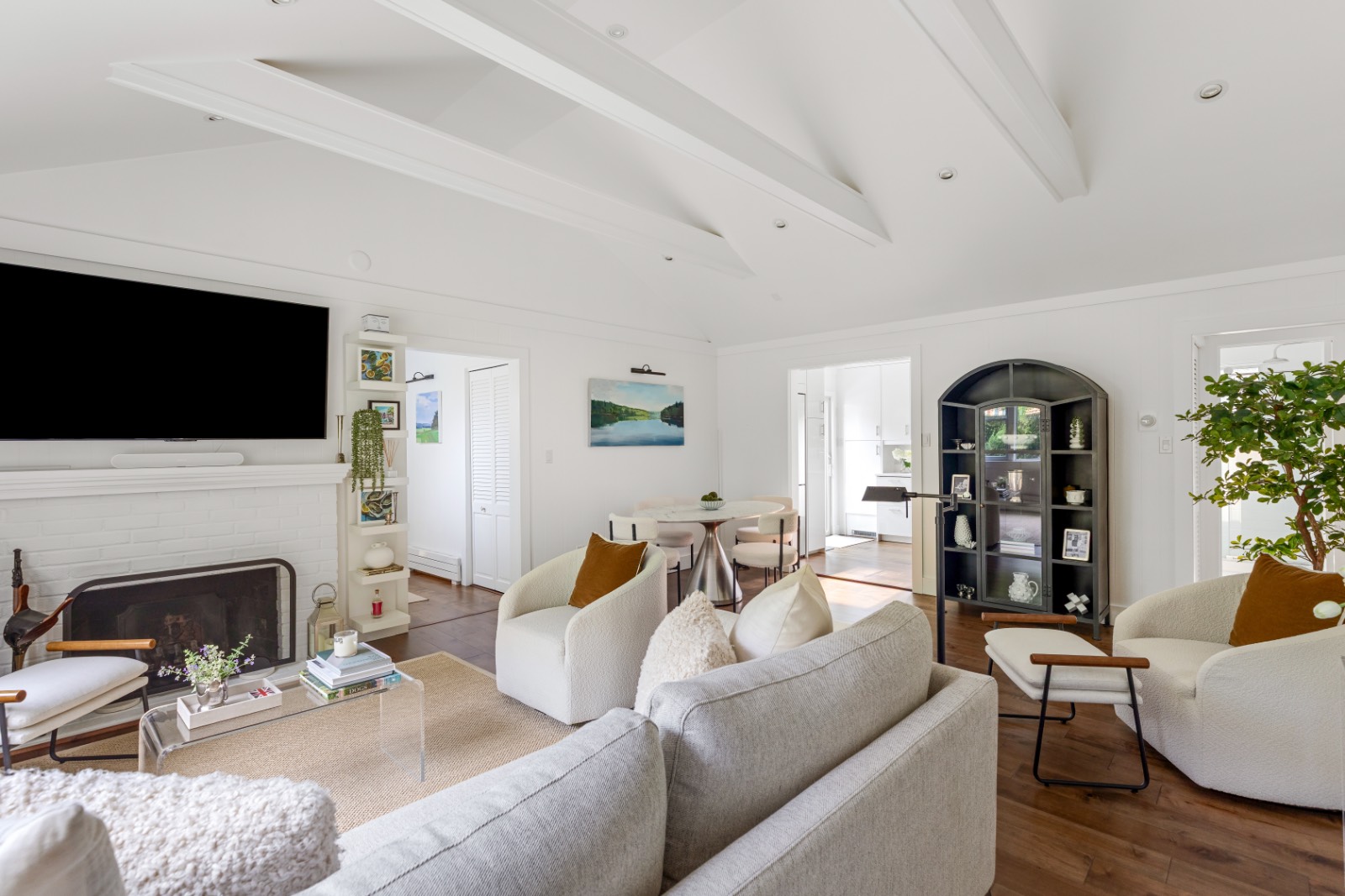 84 Bay Road