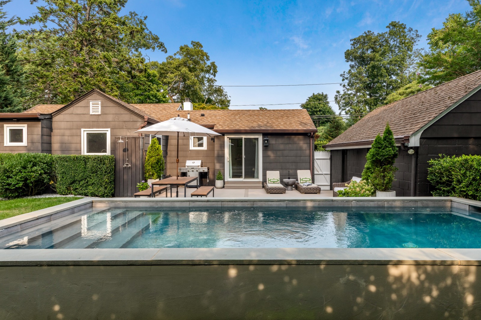84 Bay Road