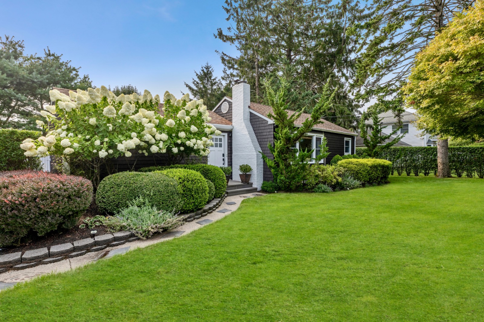 84 Bay Road