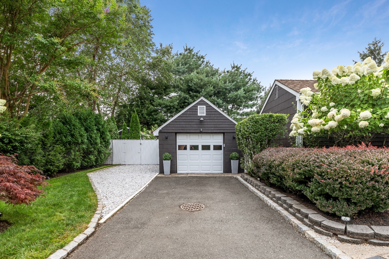 84 Bay Road