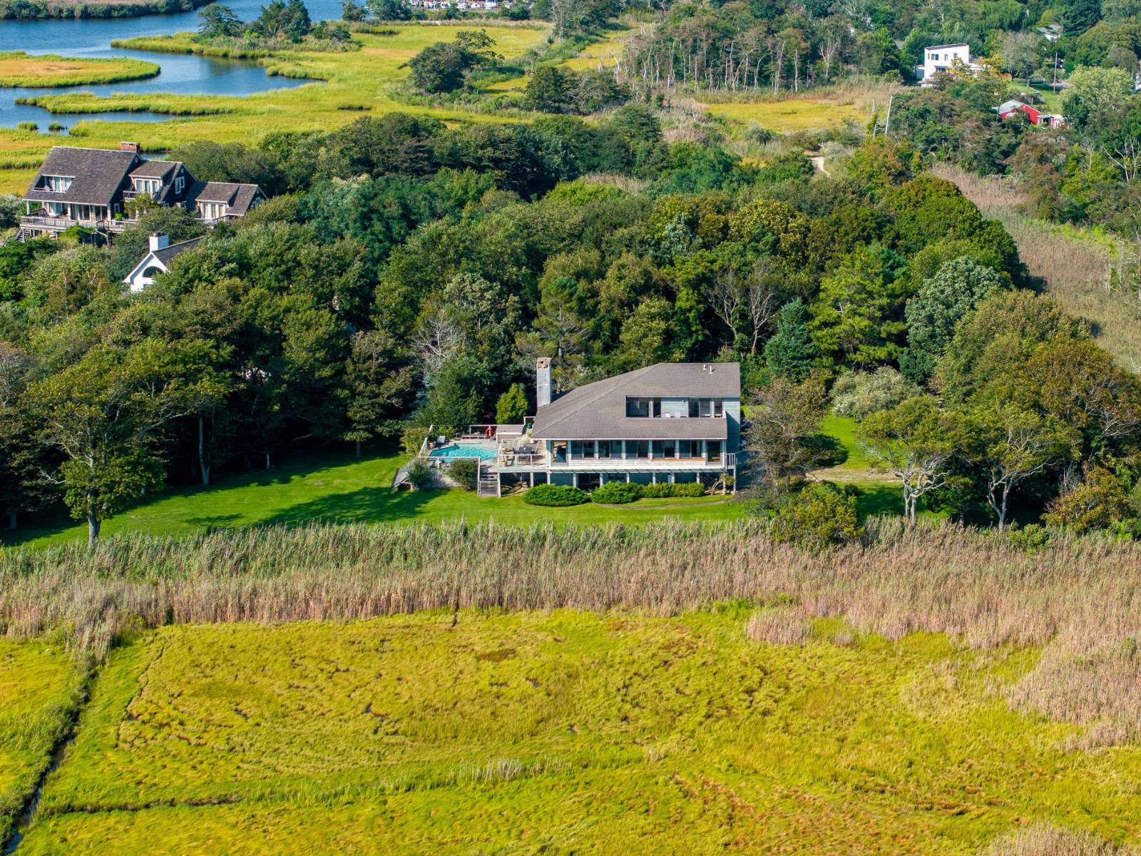 16 CLOVER LANE