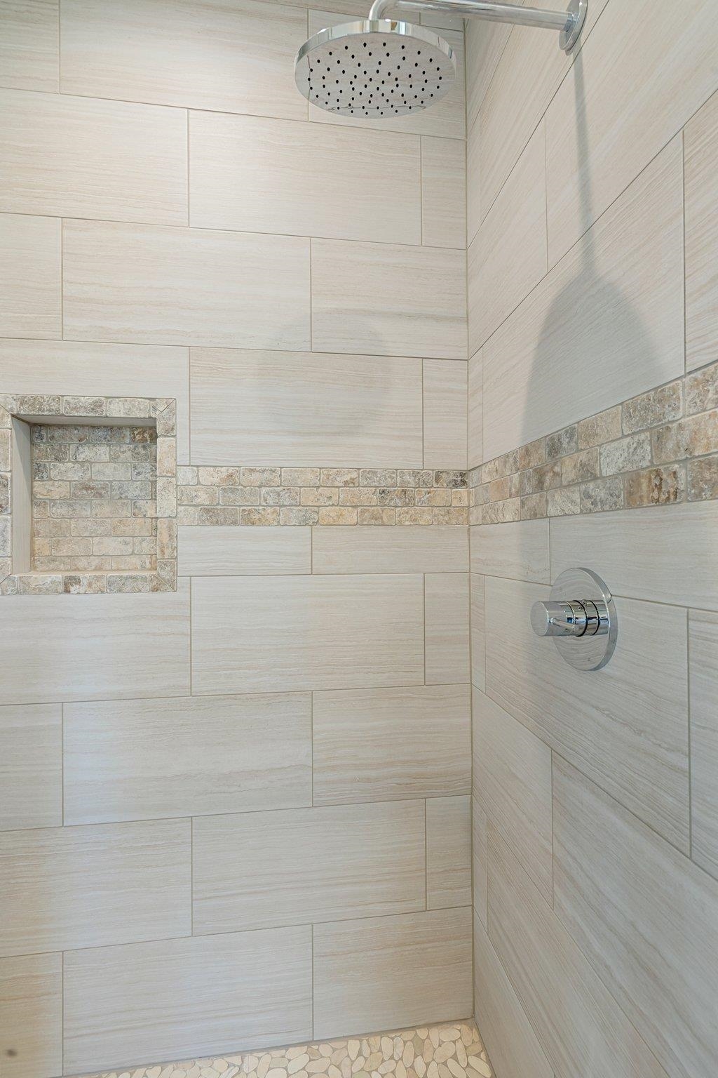 159 W Castlelake Drive