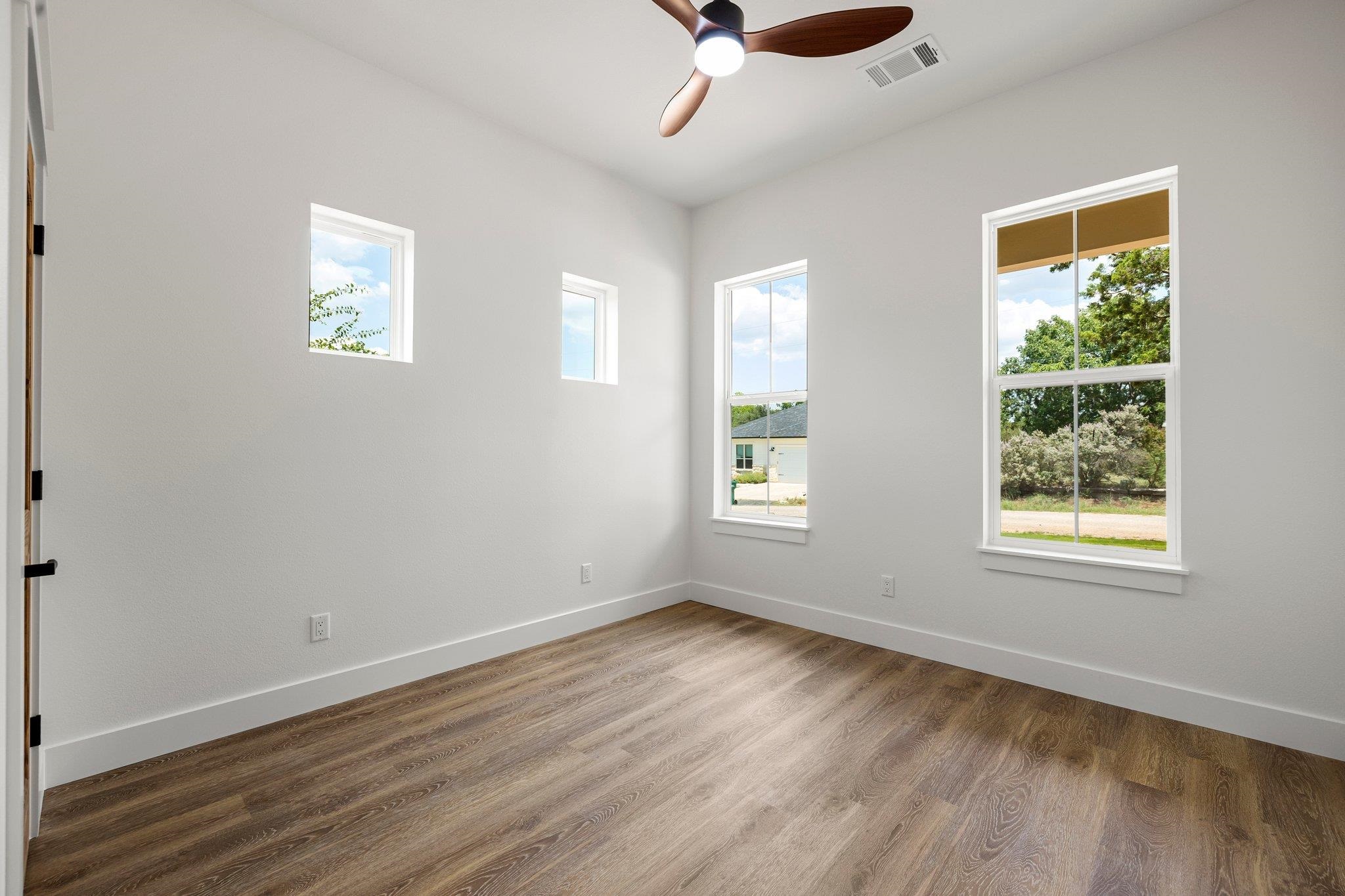 159 W Castlelake Drive