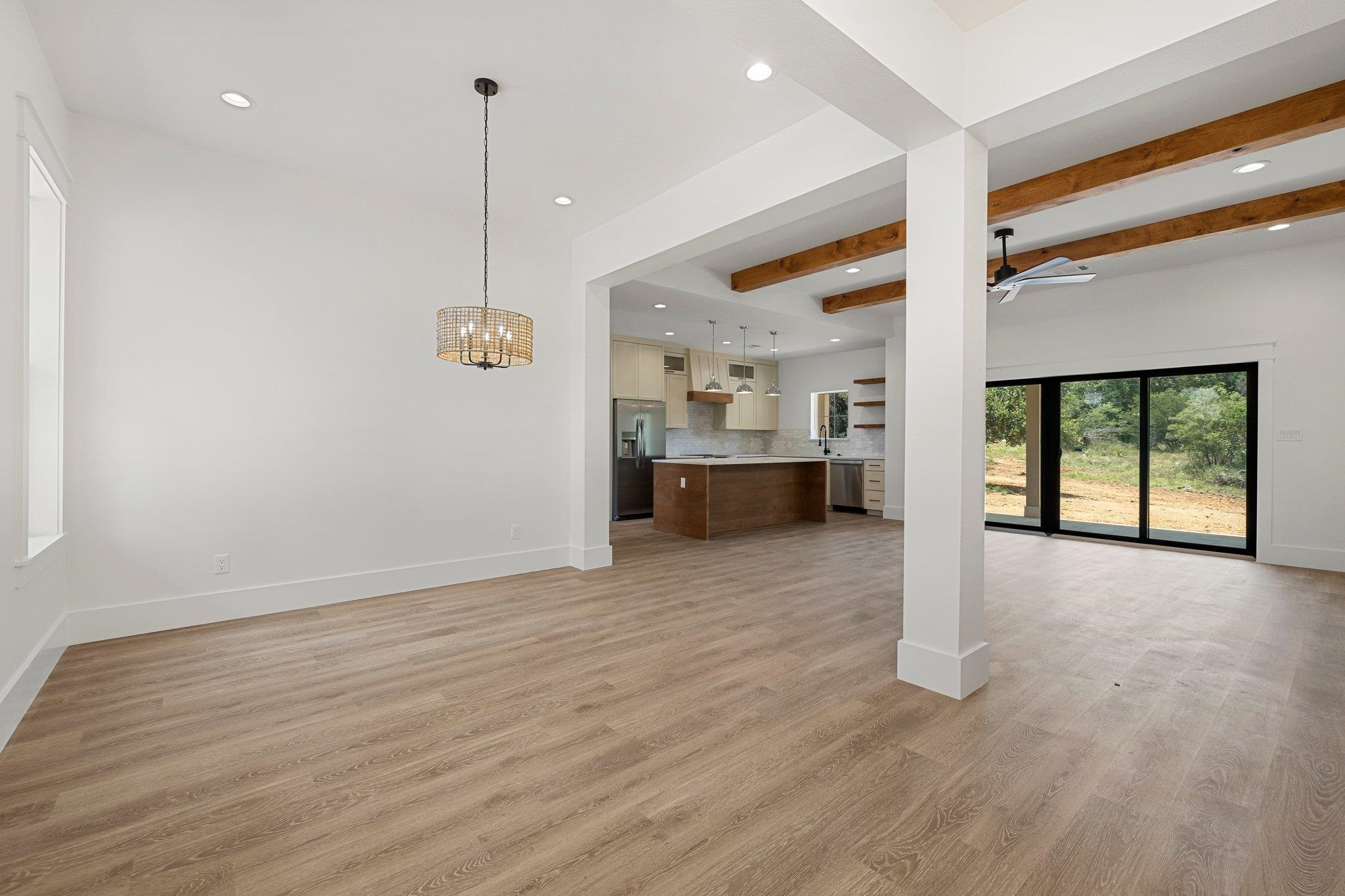 159 W Castlelake Drive