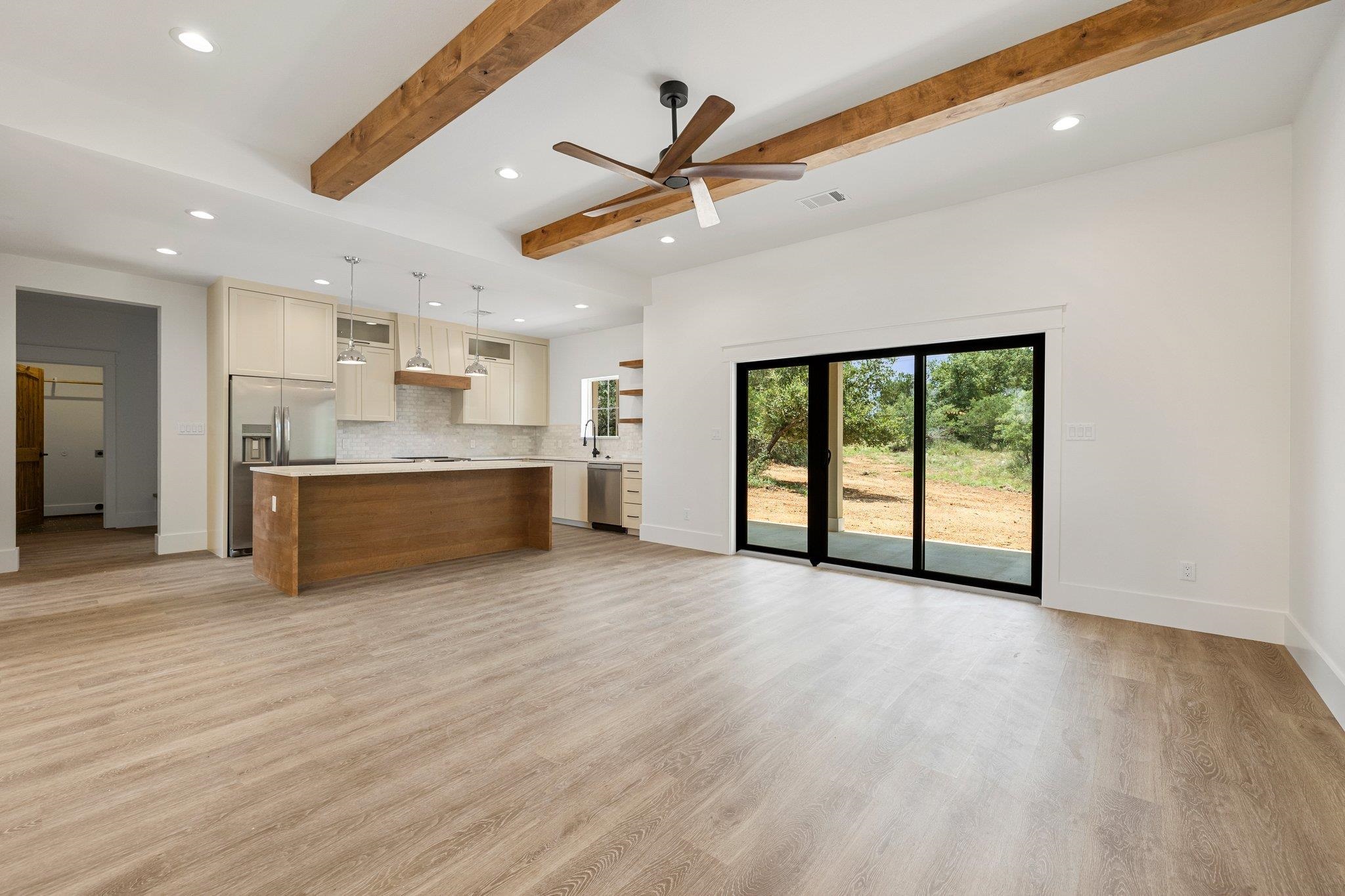 159 W Castlelake Drive