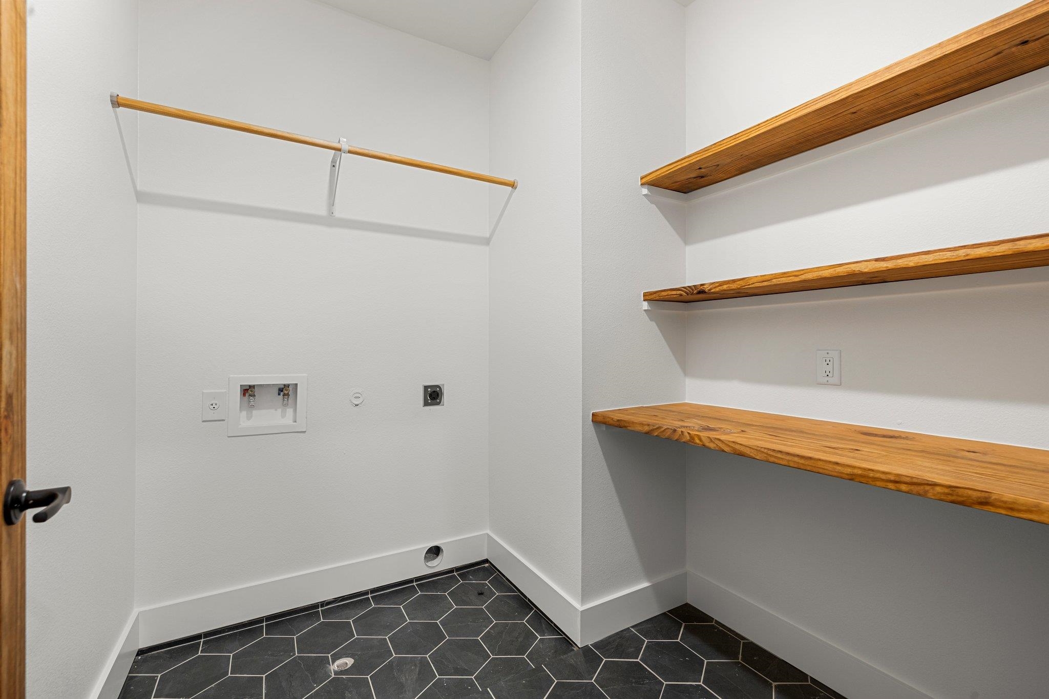 159 W Castlelake Drive