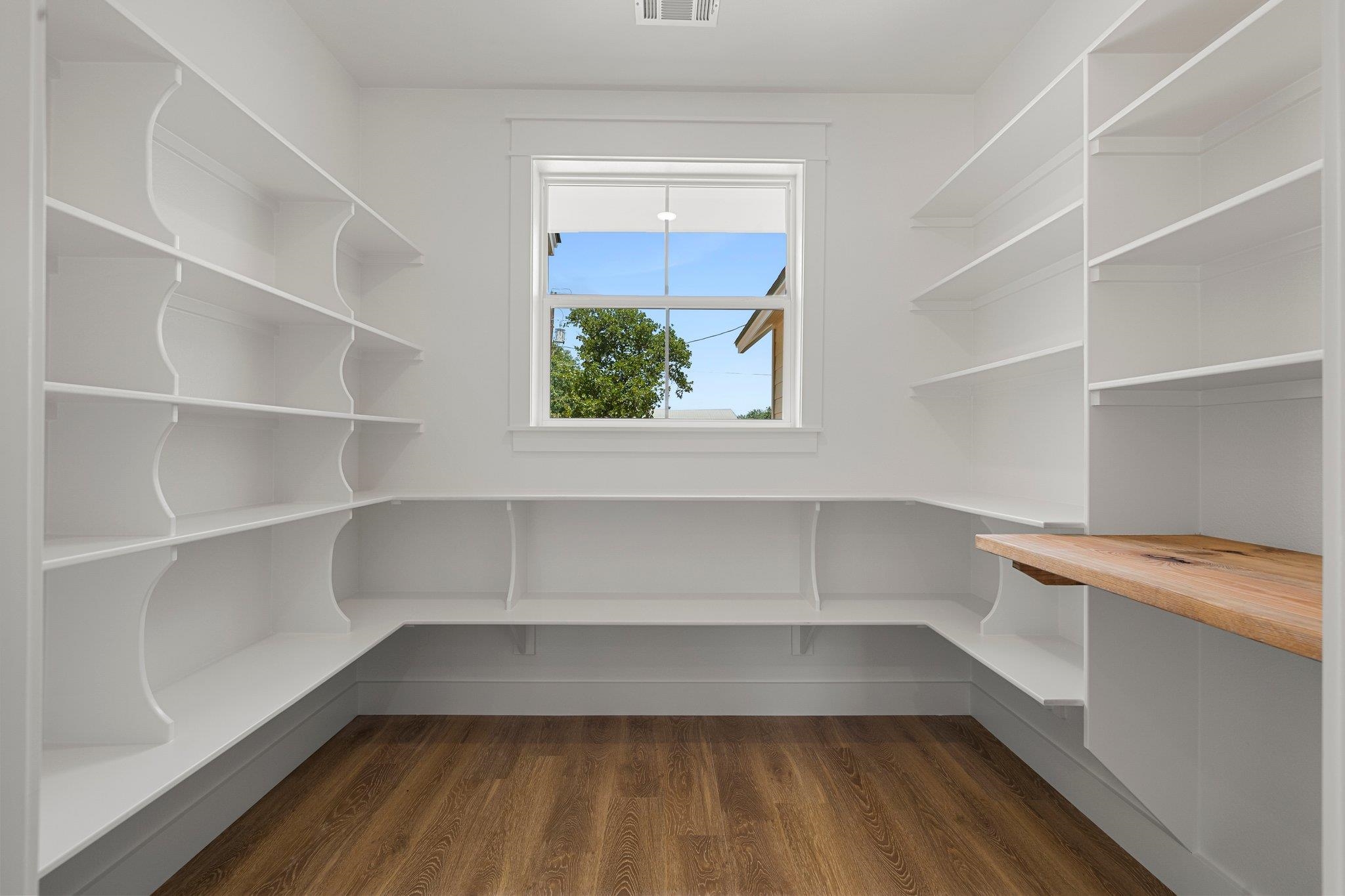 159 W Castlelake Drive