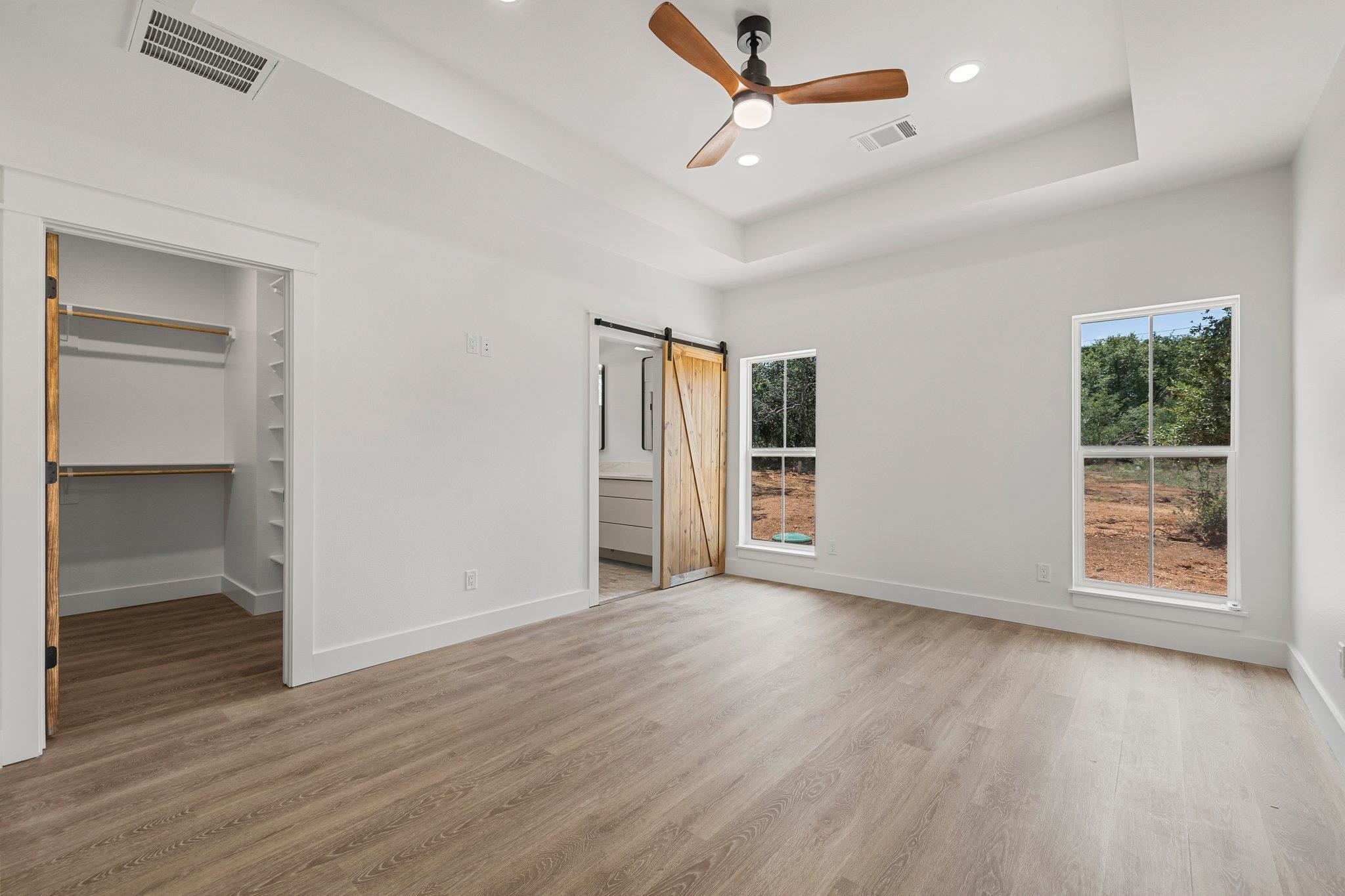 159 W Castlelake Drive