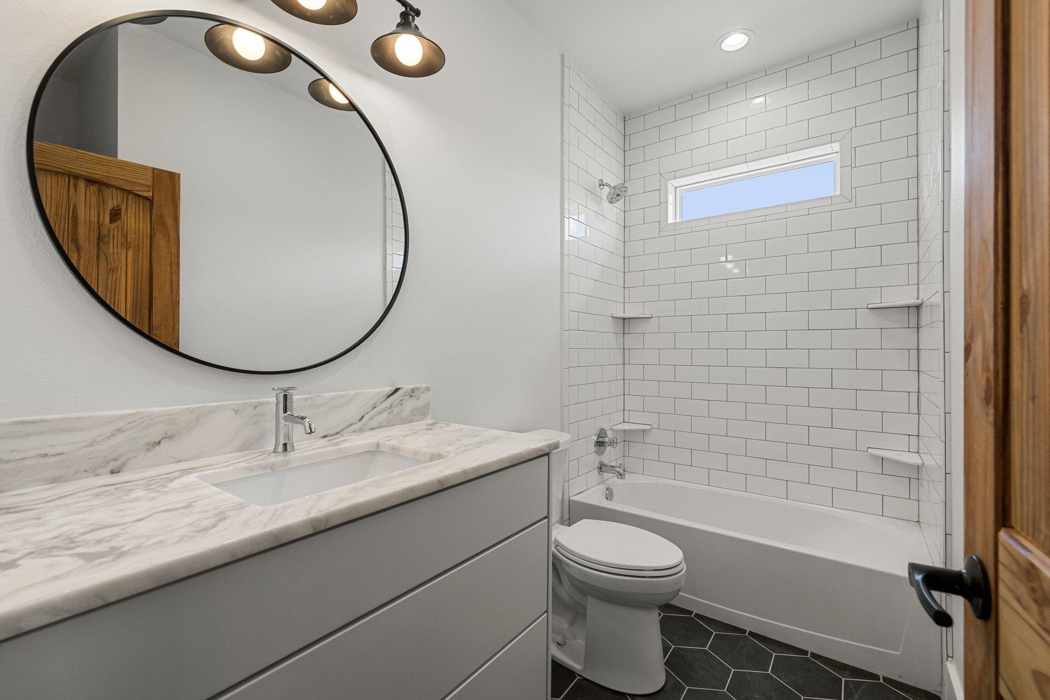 159 W Castlelake Drive