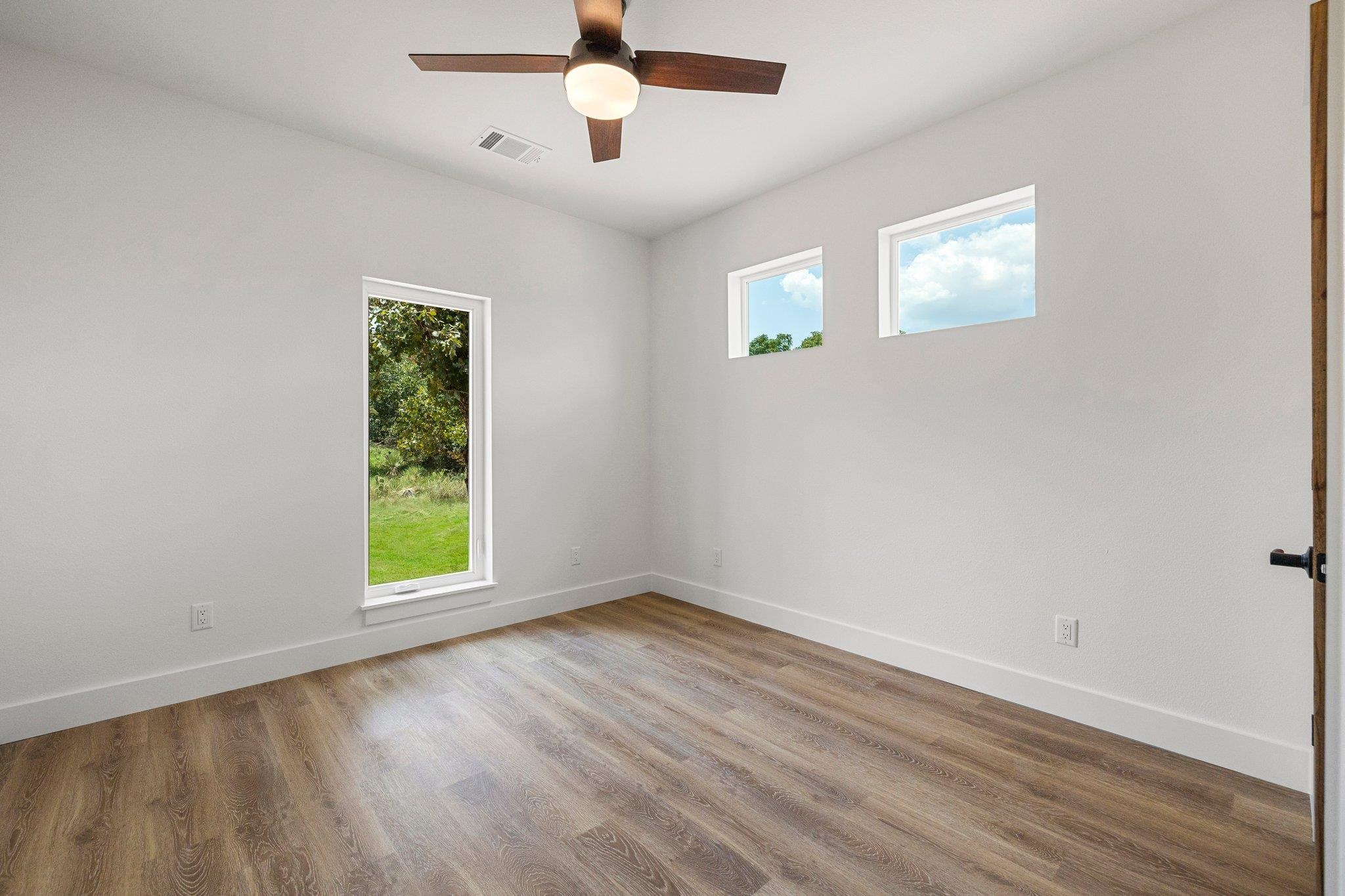 159 W Castlelake Drive