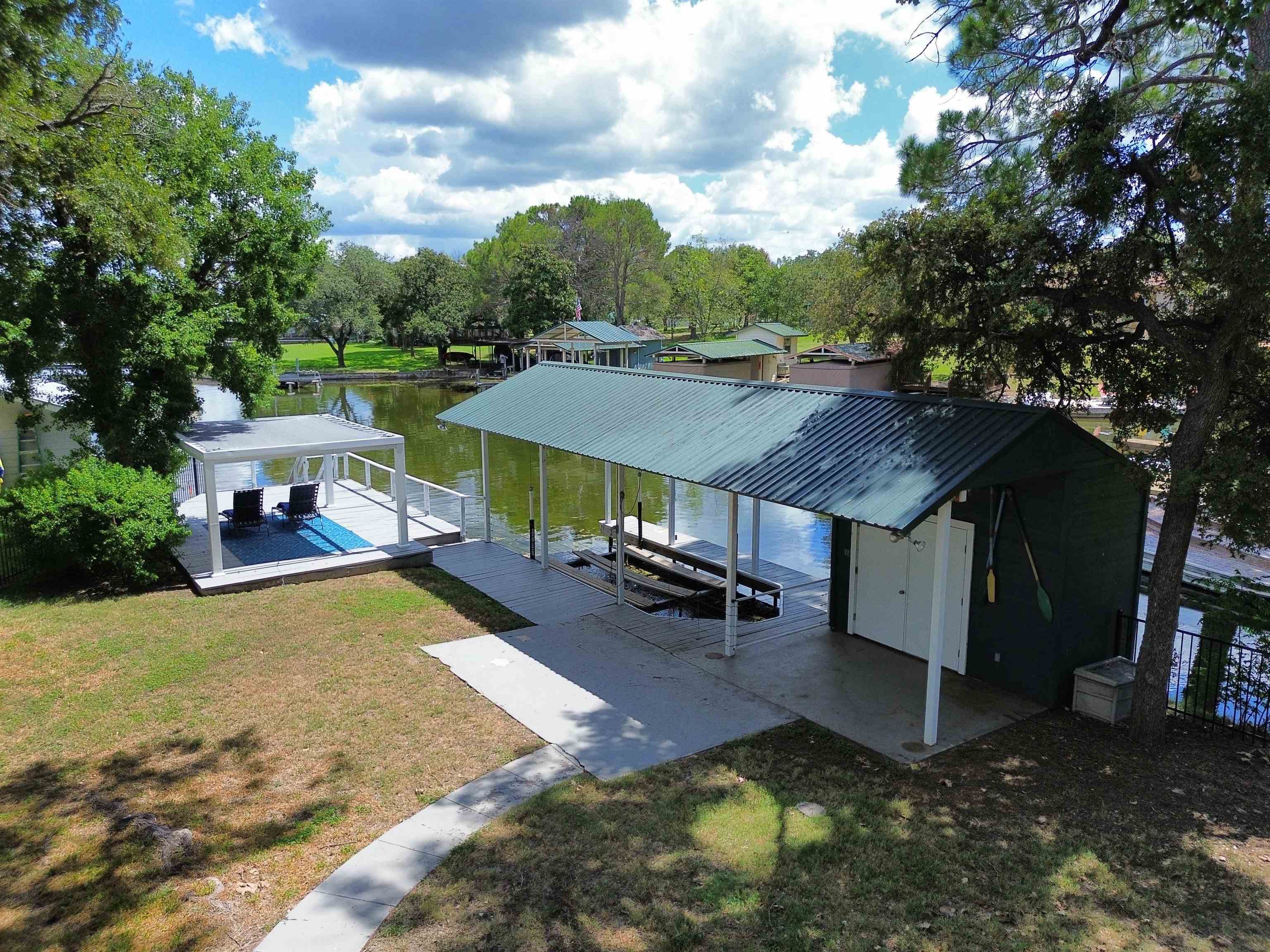 614 E Briarway Drive