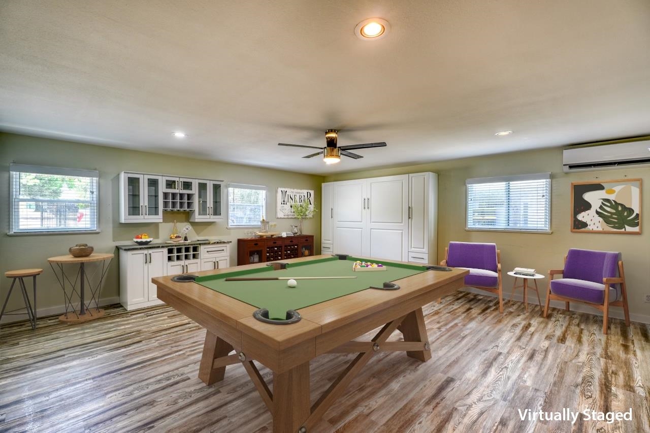 614 E Briarway Drive