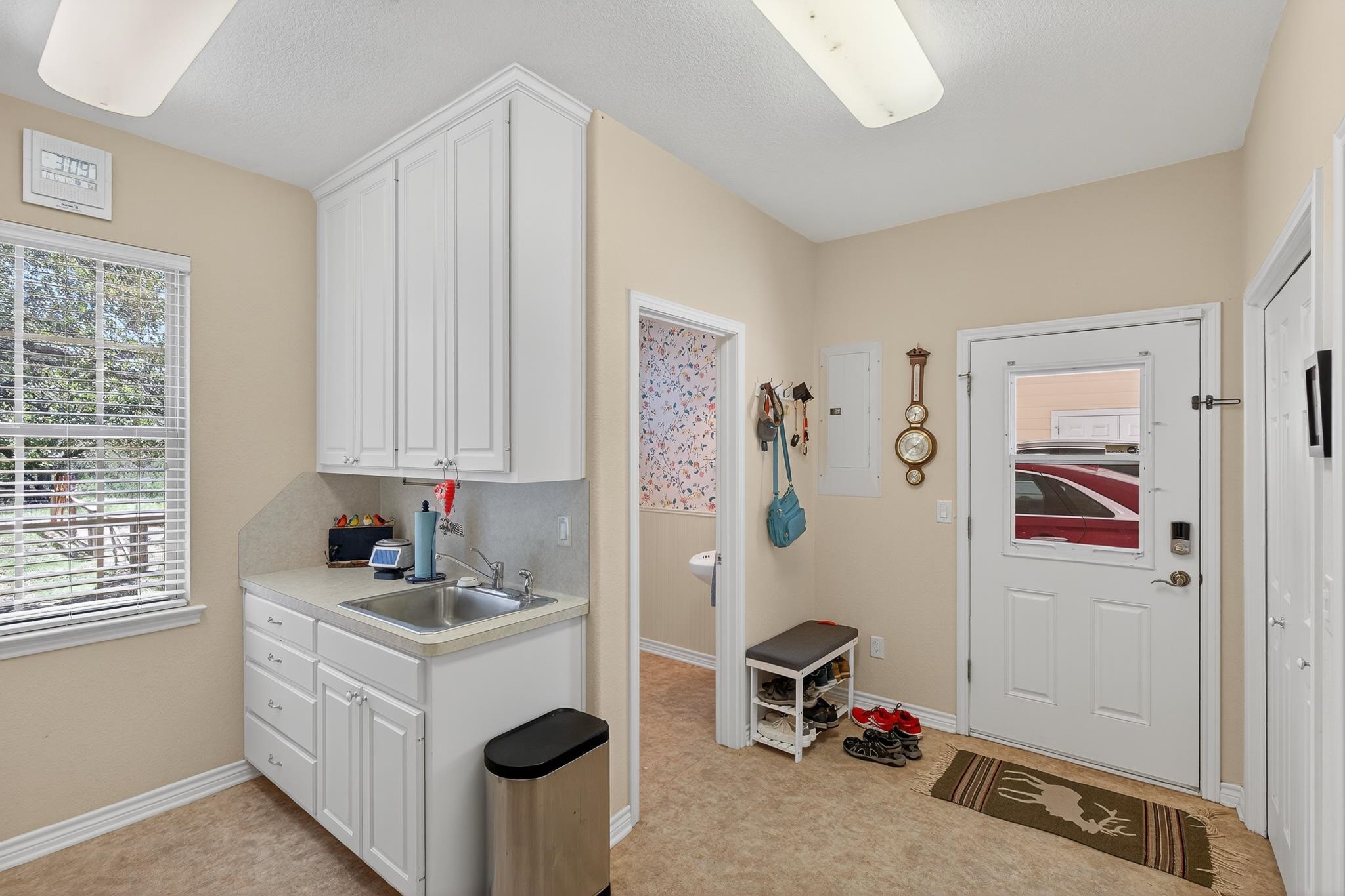 127 W Stonecastle Dr