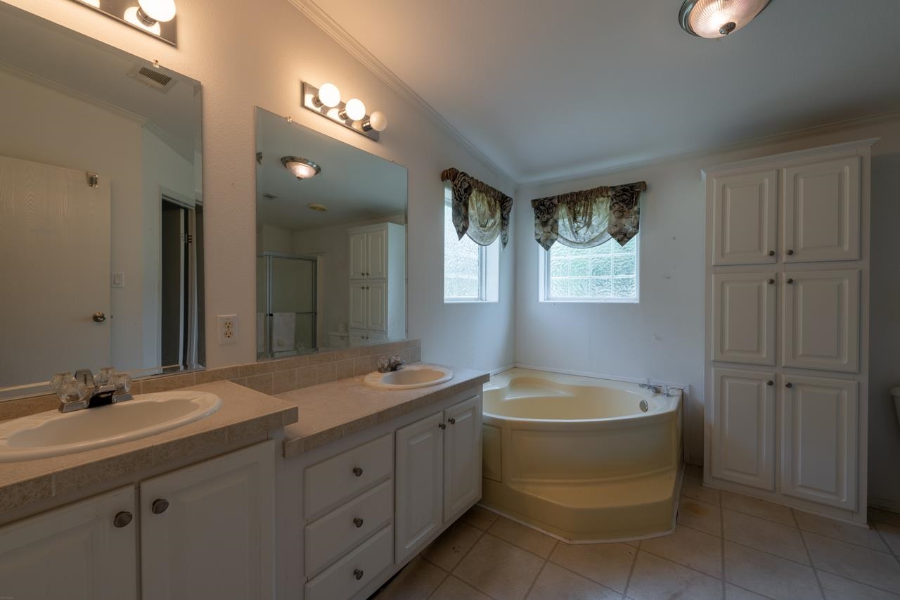 508 E Granite Castle