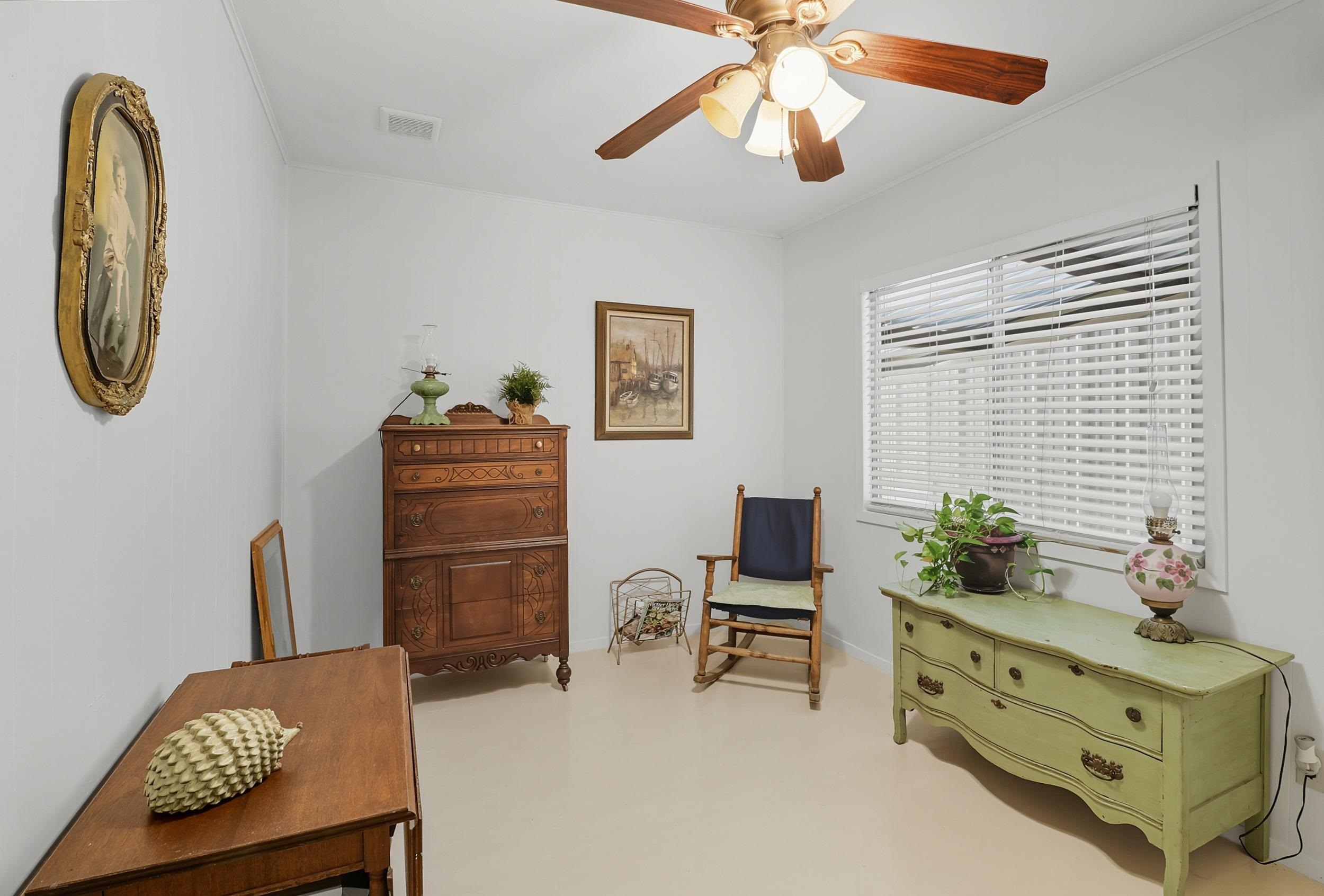 308 W Greenbriar