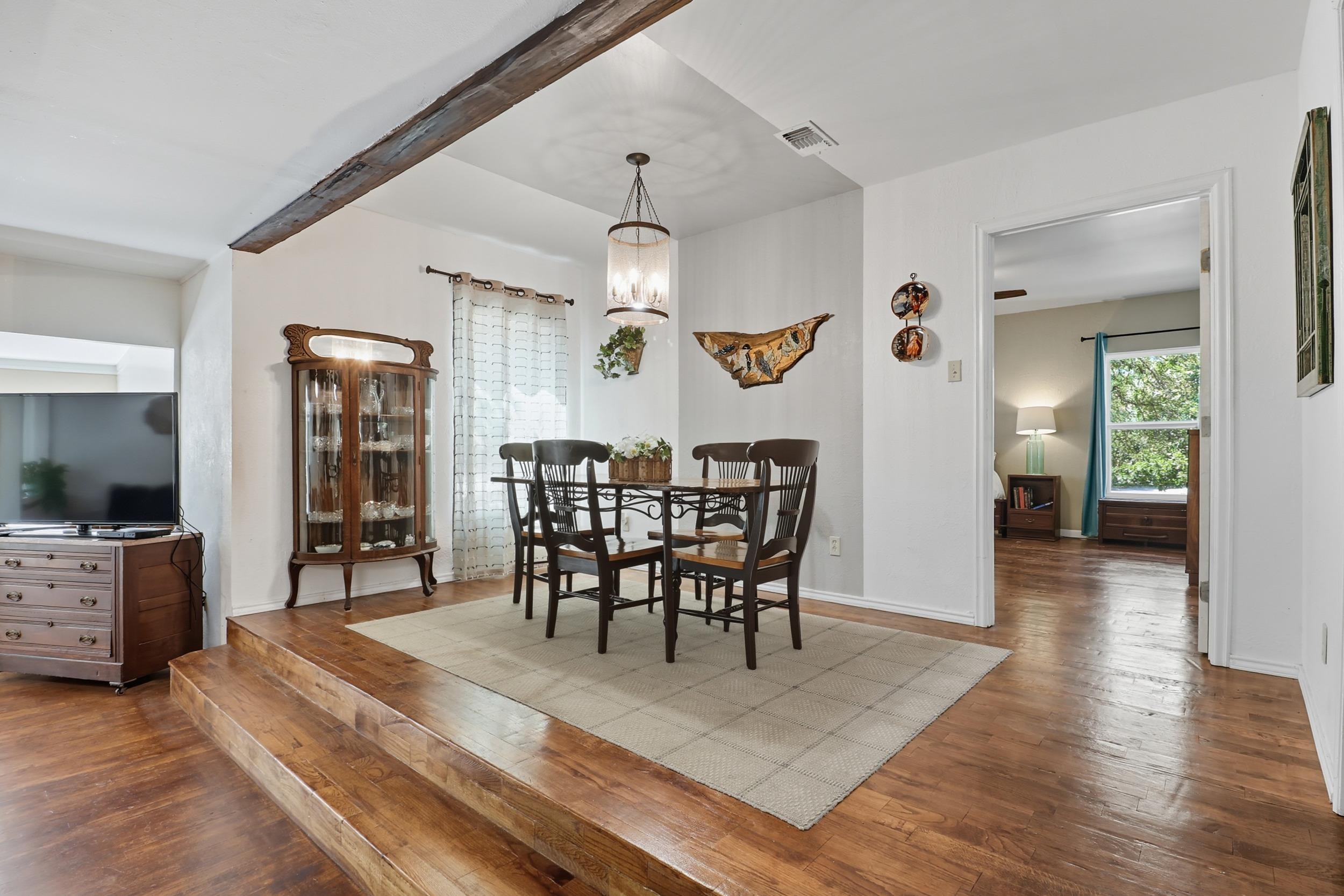 308 W Greenbriar