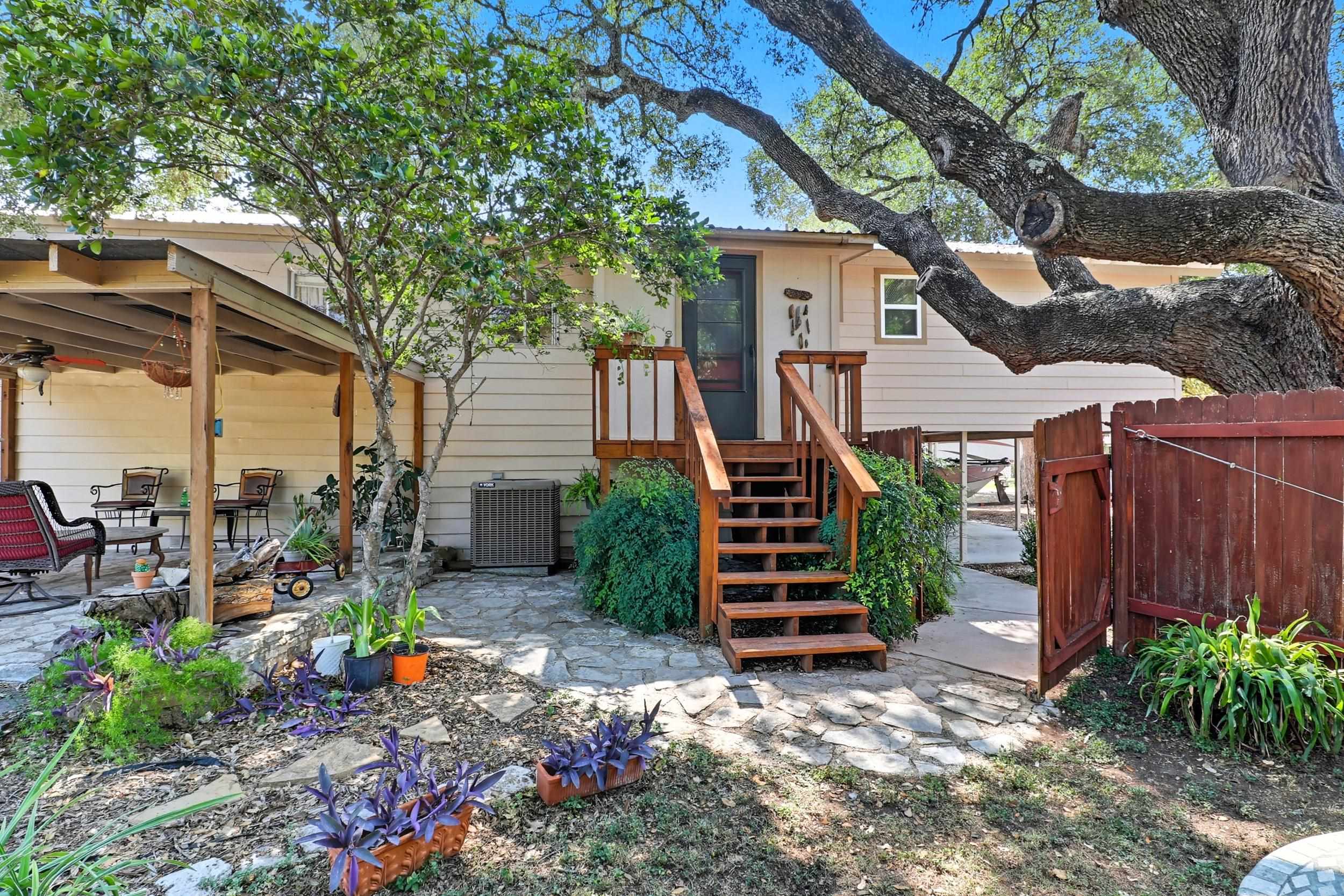 308 W Greenbriar