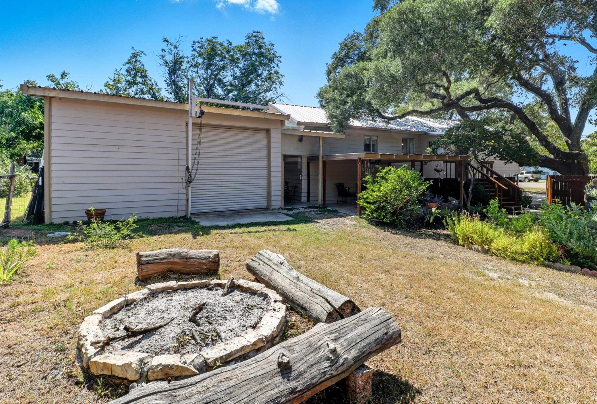 308 W Greenbriar