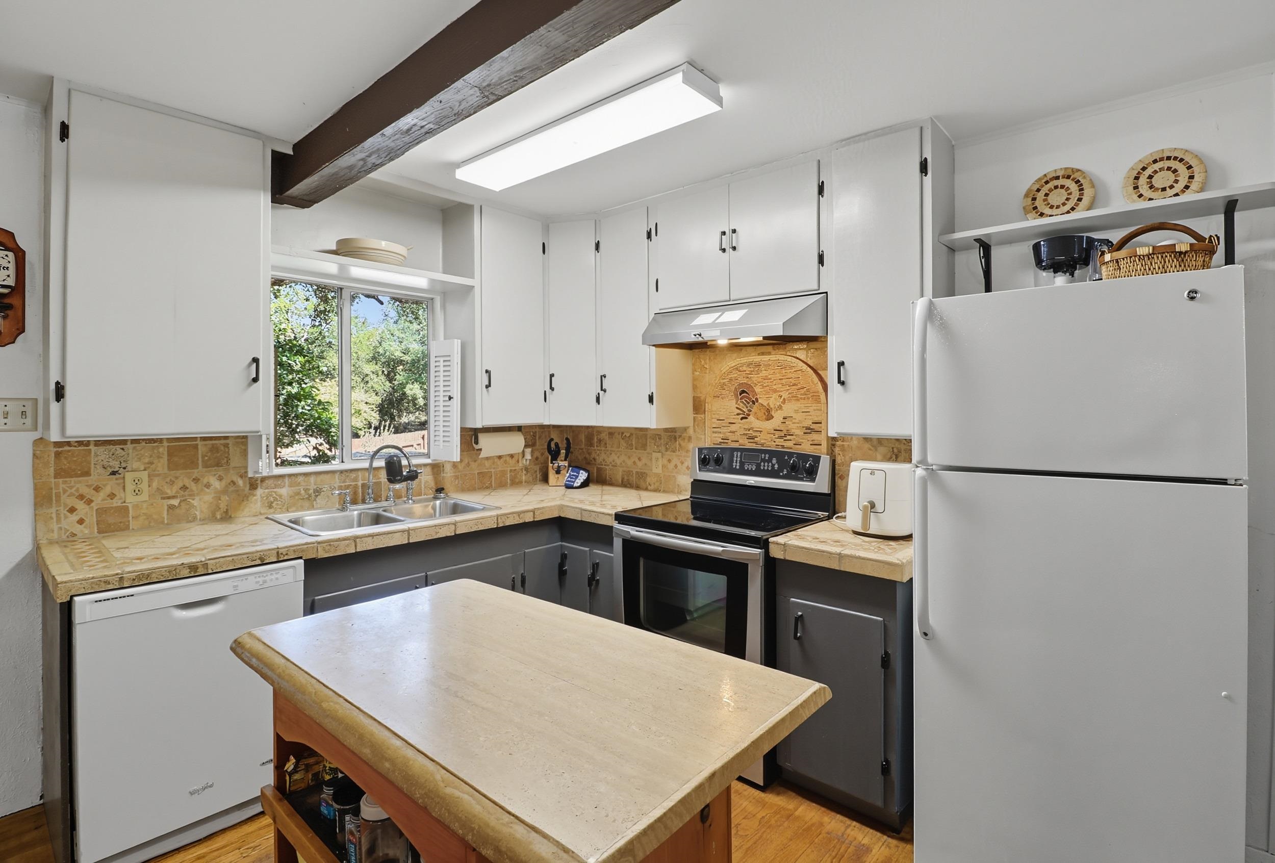 308 W Greenbriar