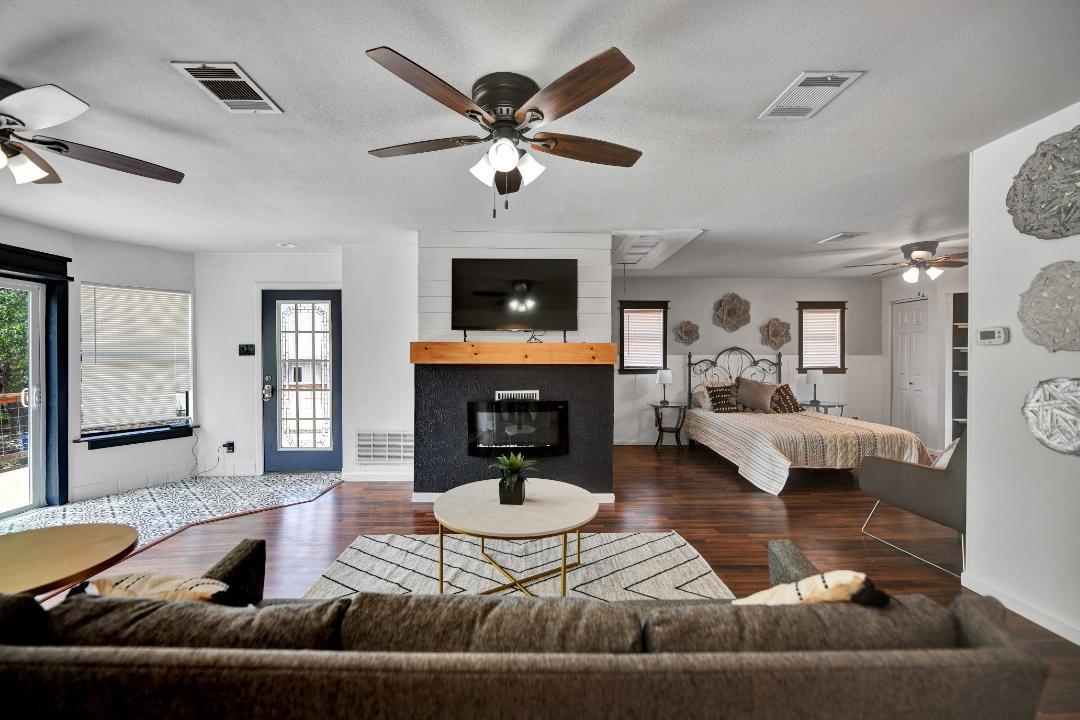 610 Williams Lakeshore