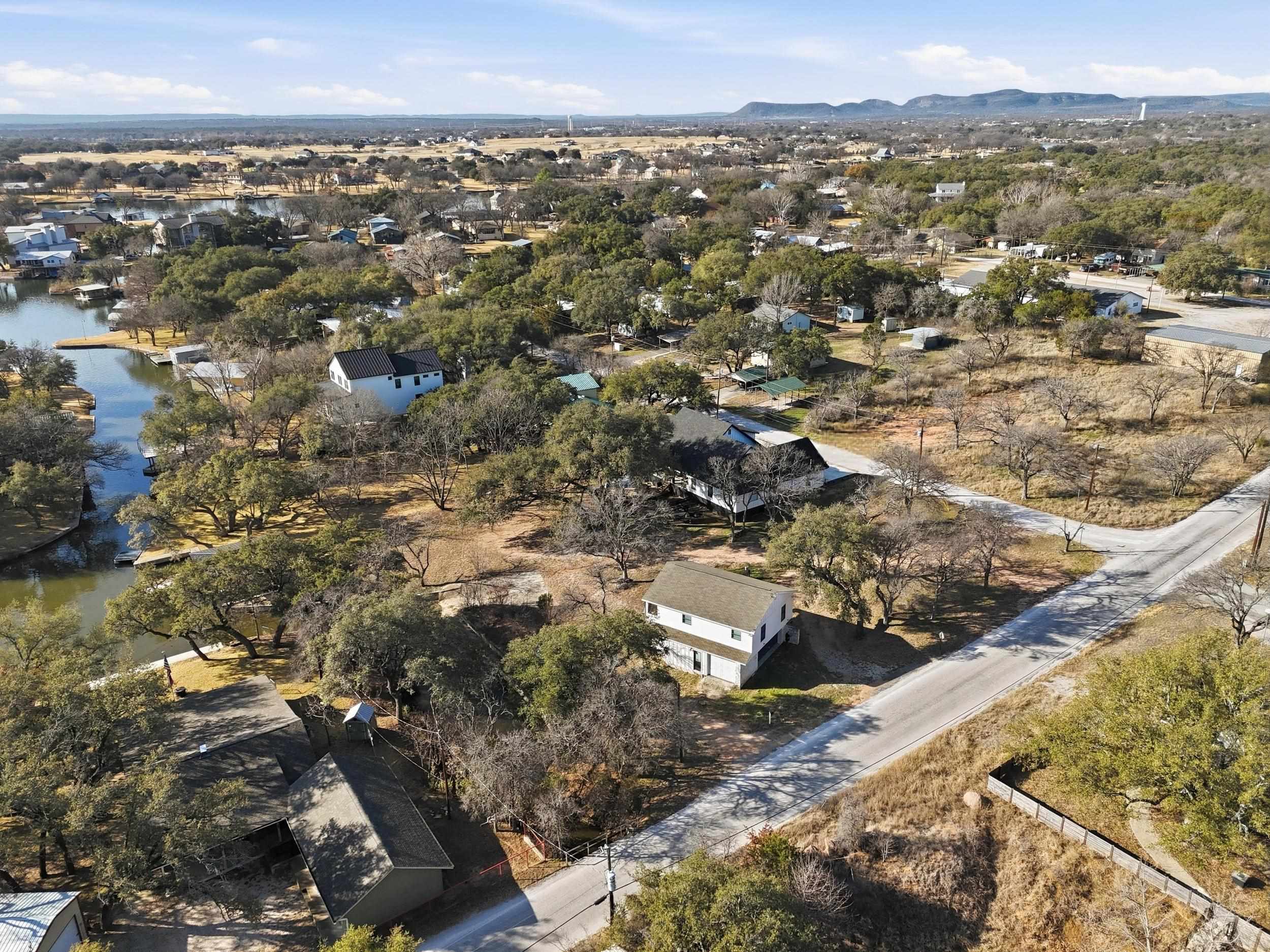 610 Williams Lakeshore