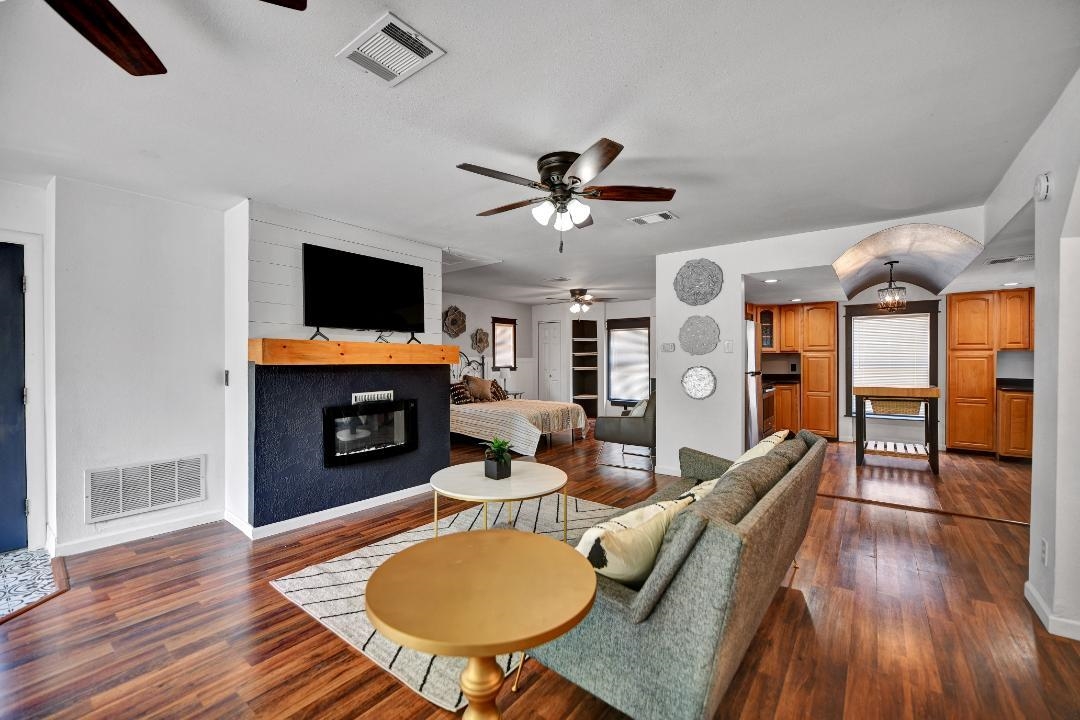 610 Williams Lakeshore