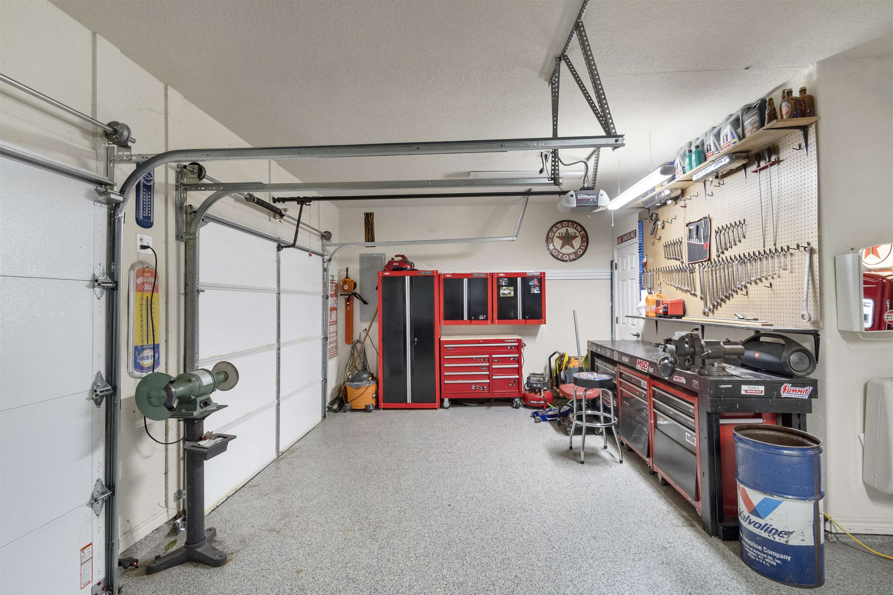 267 Meadowlakes Drive