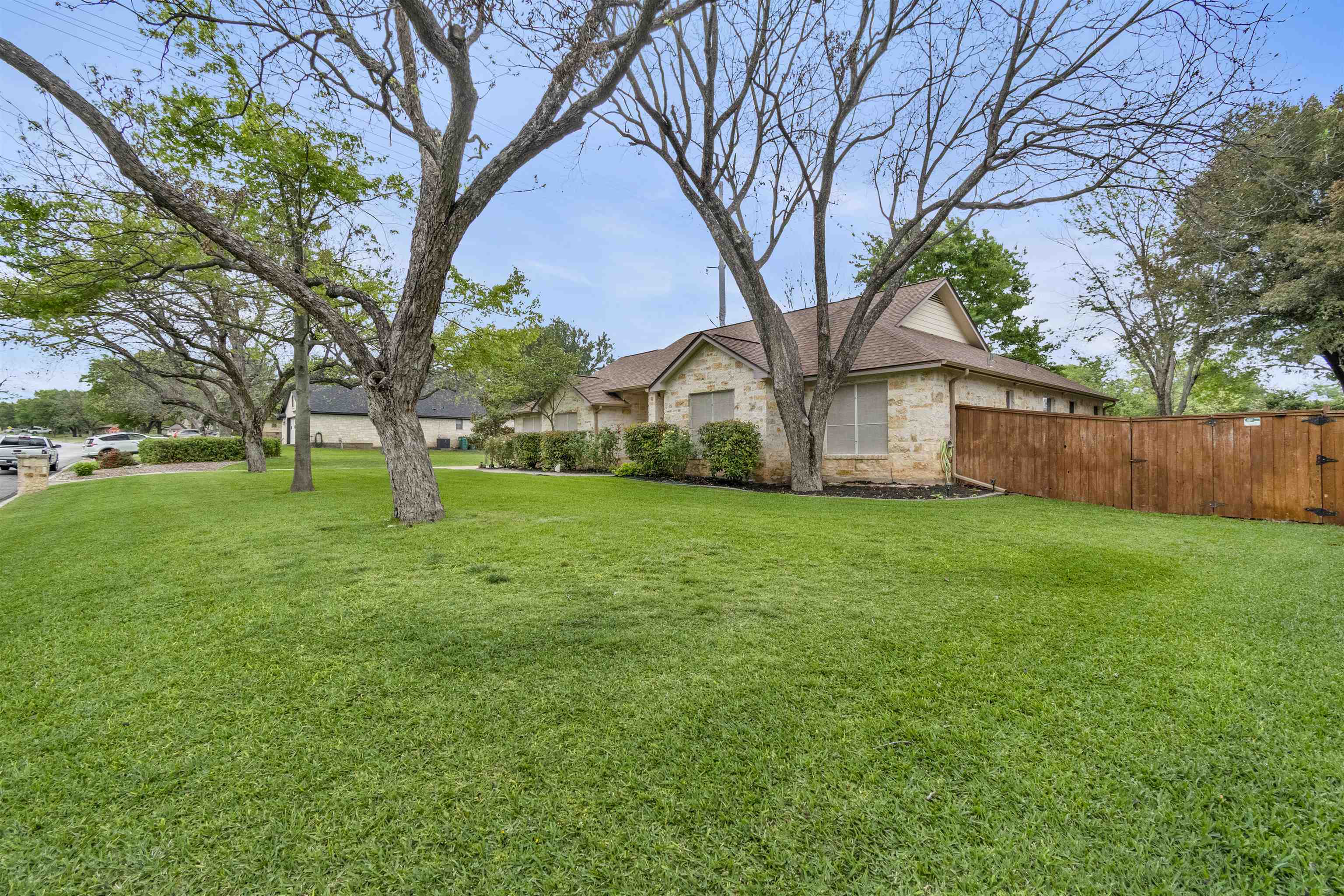 267 Meadowlakes Drive