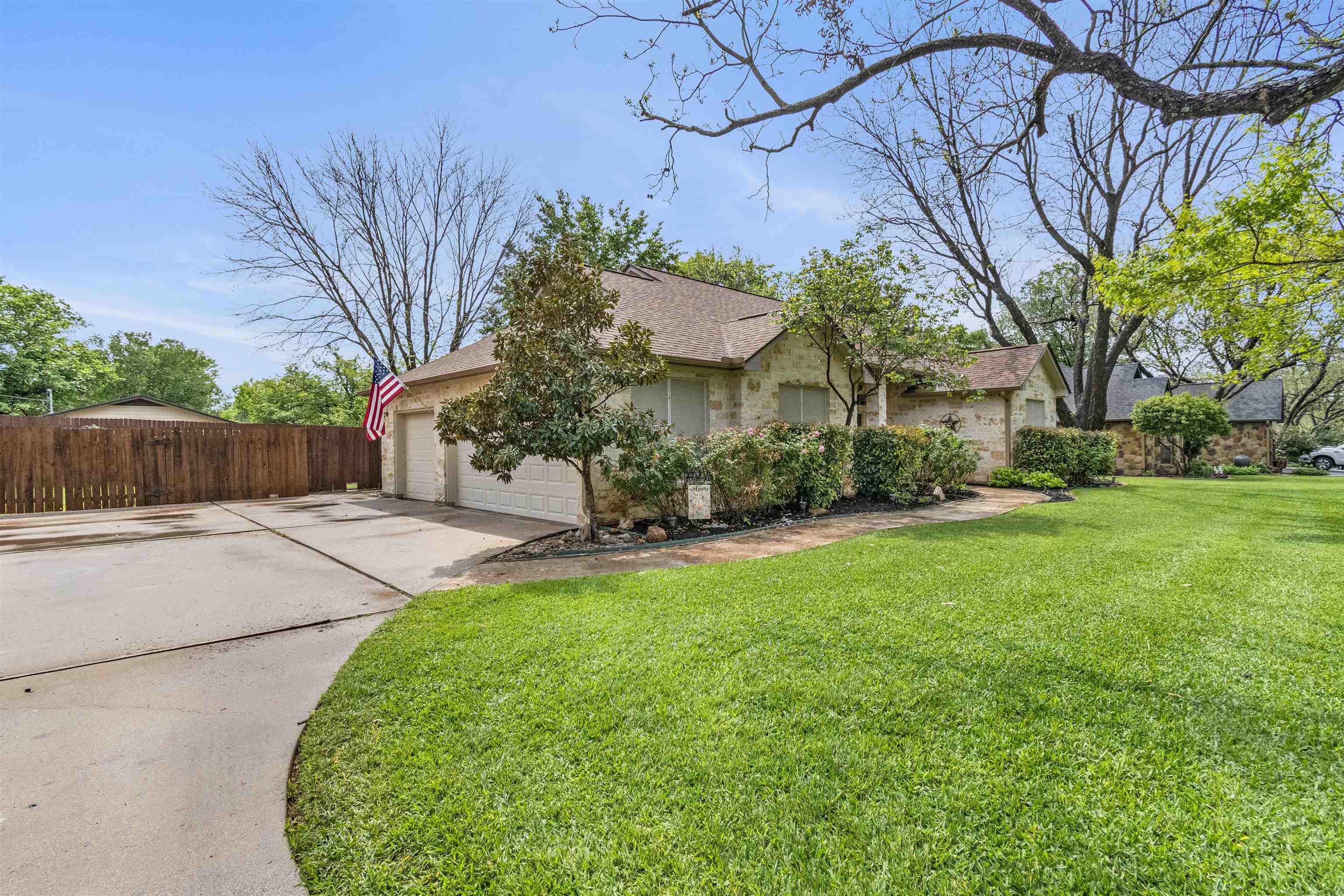 267 Meadowlakes Drive