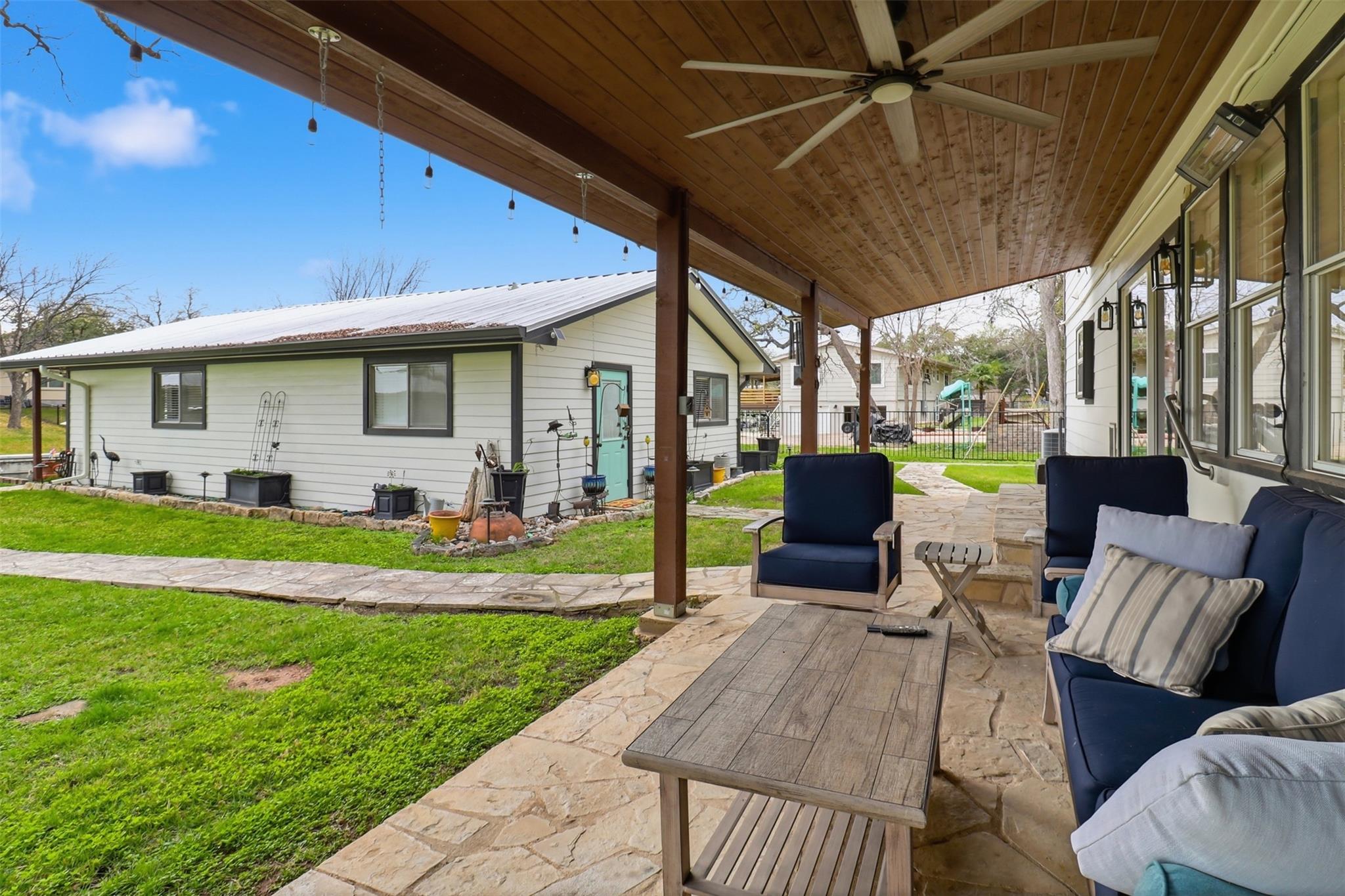 434 E Castleshoals DR