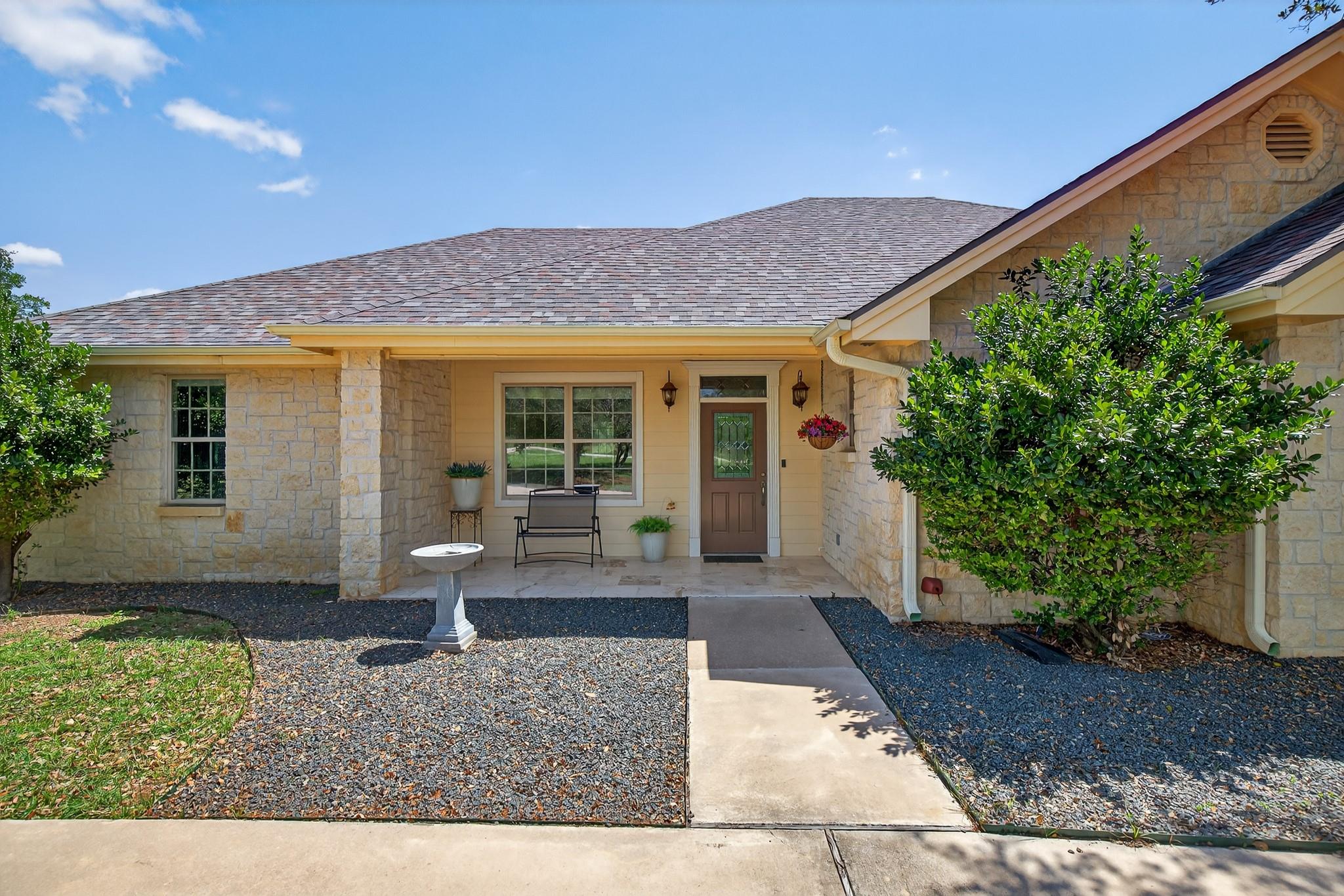 127 W Stonecastle DR