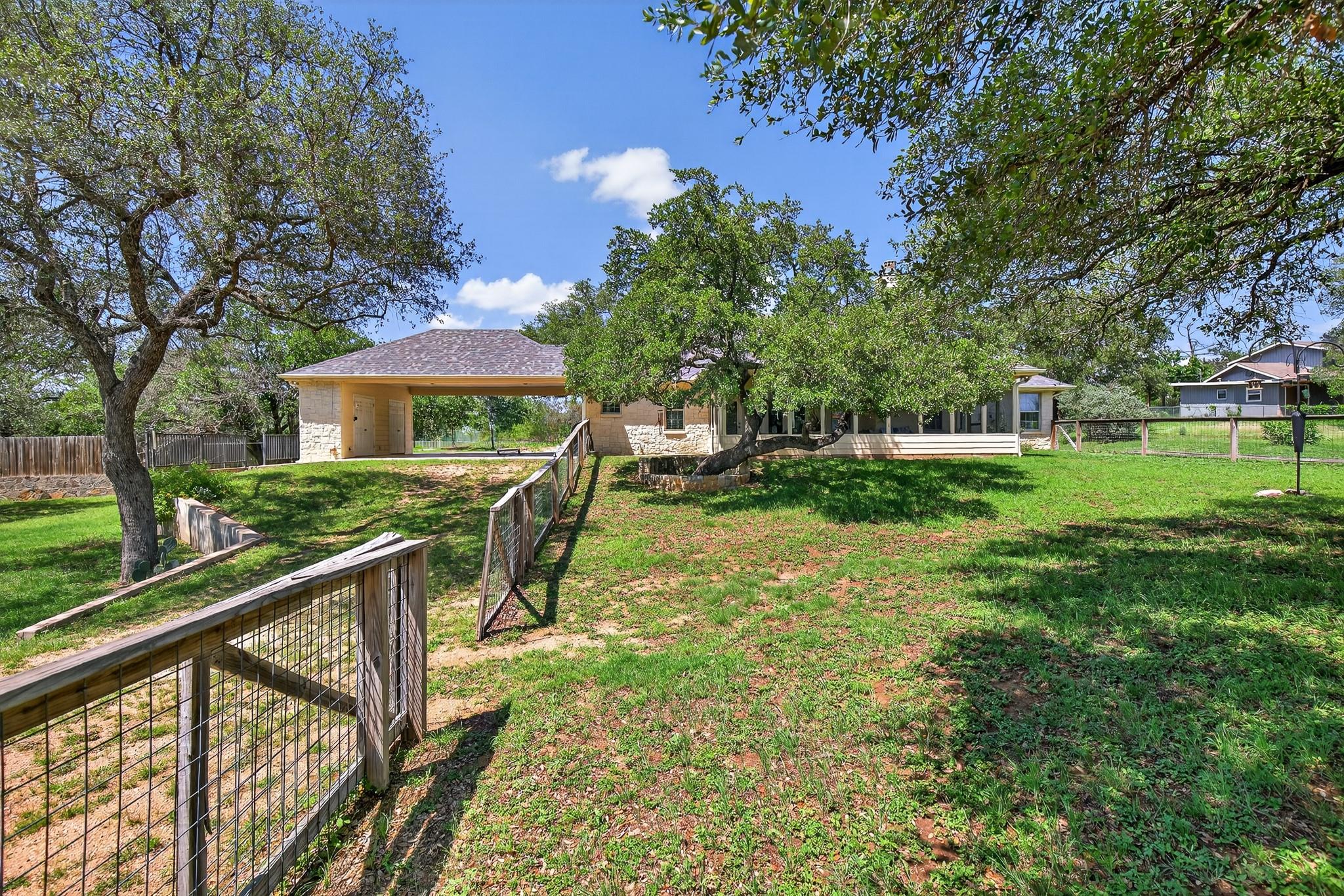 127 W Stonecastle DR