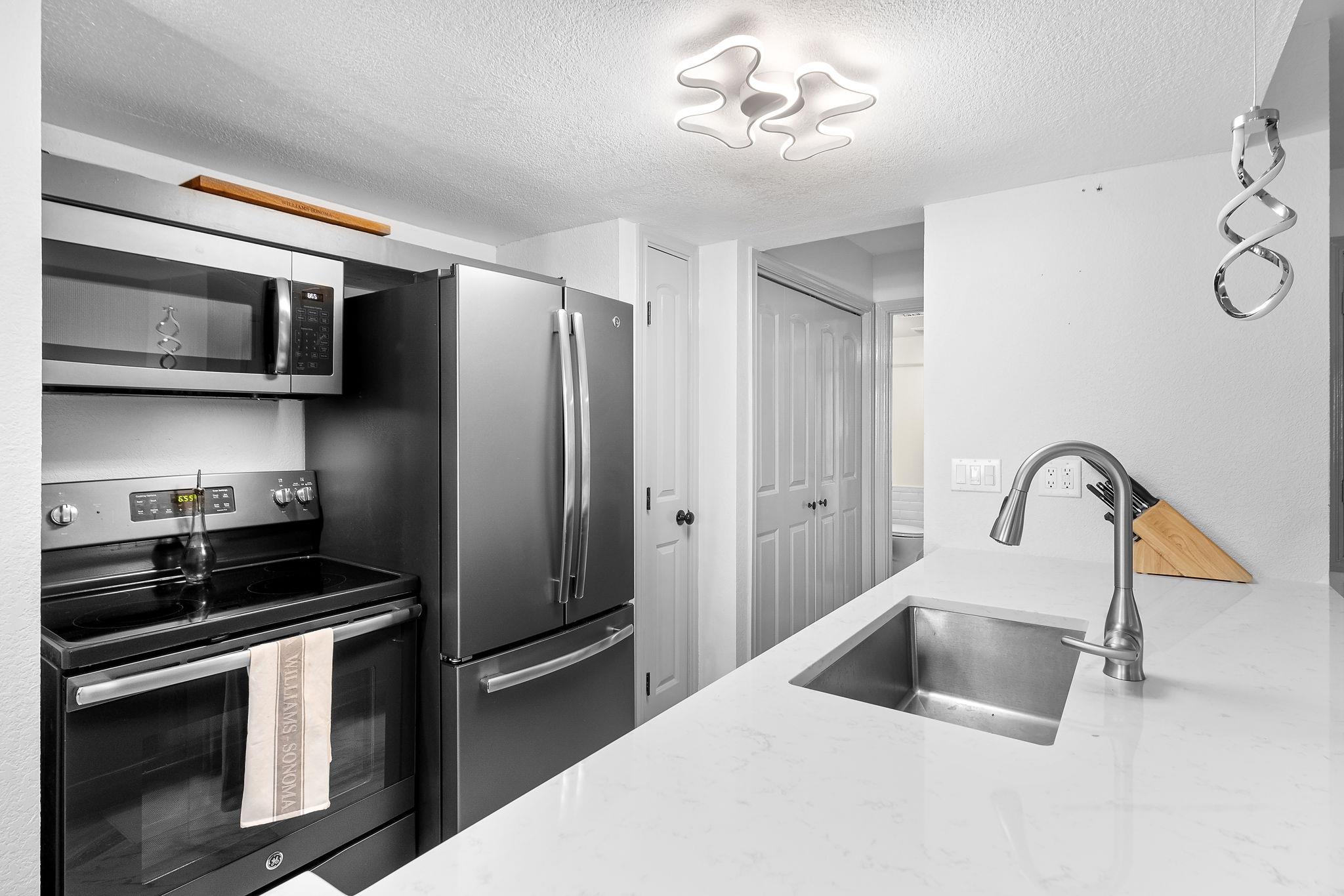 1100 The Cape RD # 201