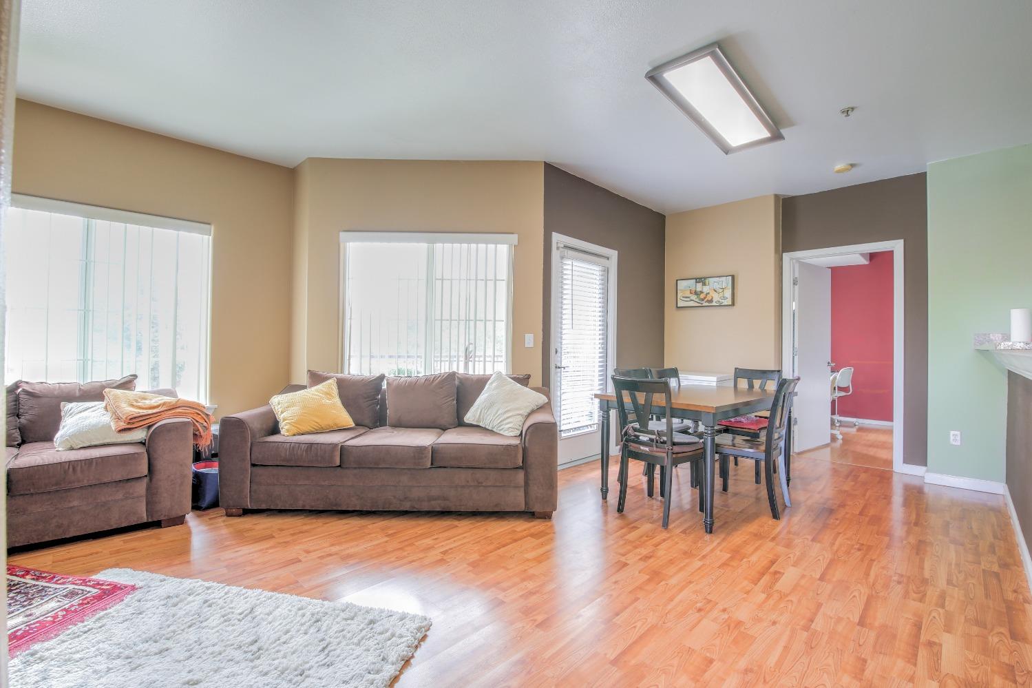 4200 E Commerce Way 721