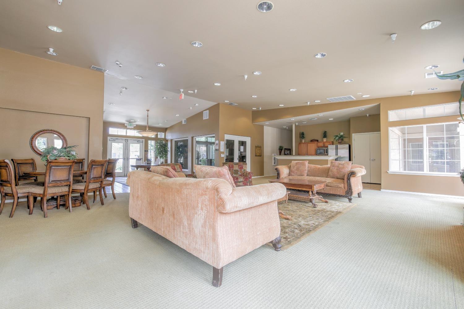 4200 E Commerce Way 721