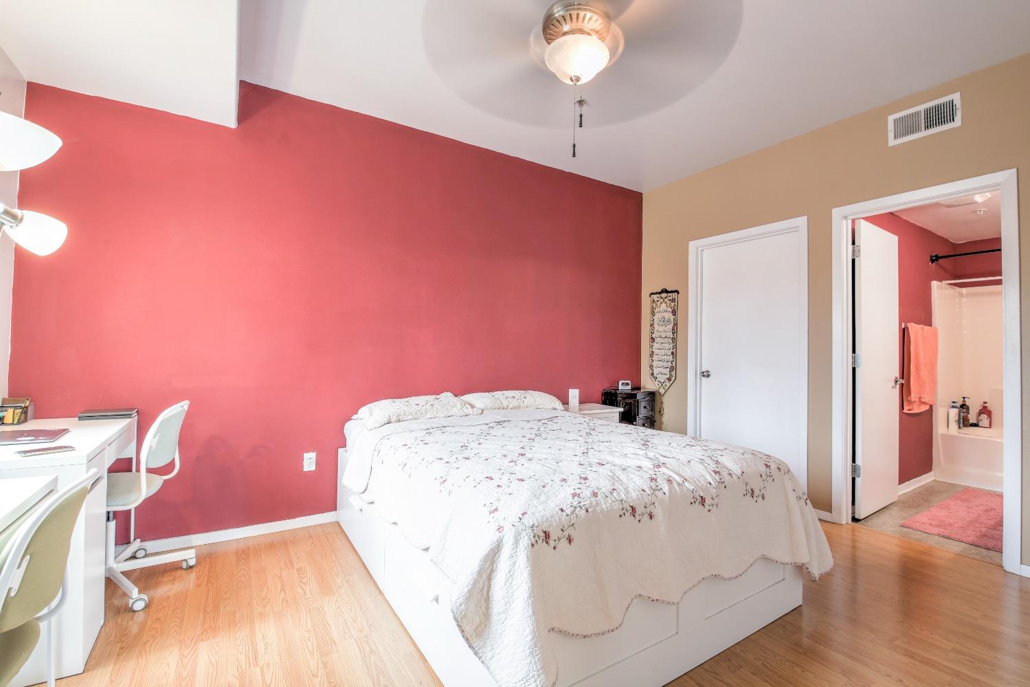 4200 E Commerce Way 721